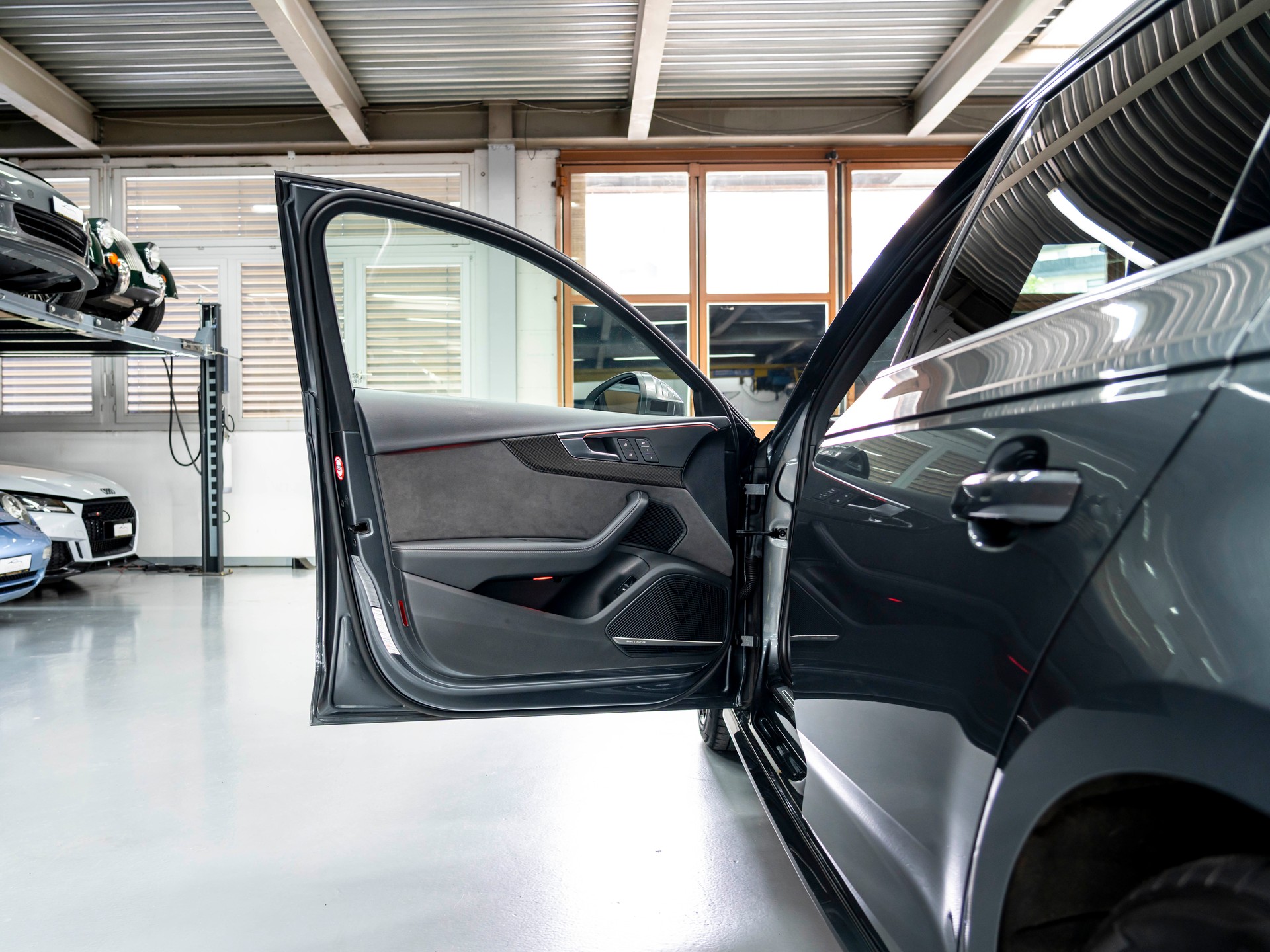AUDI S4 Avant 3.0 TFSI quattro tiptronic-image-21