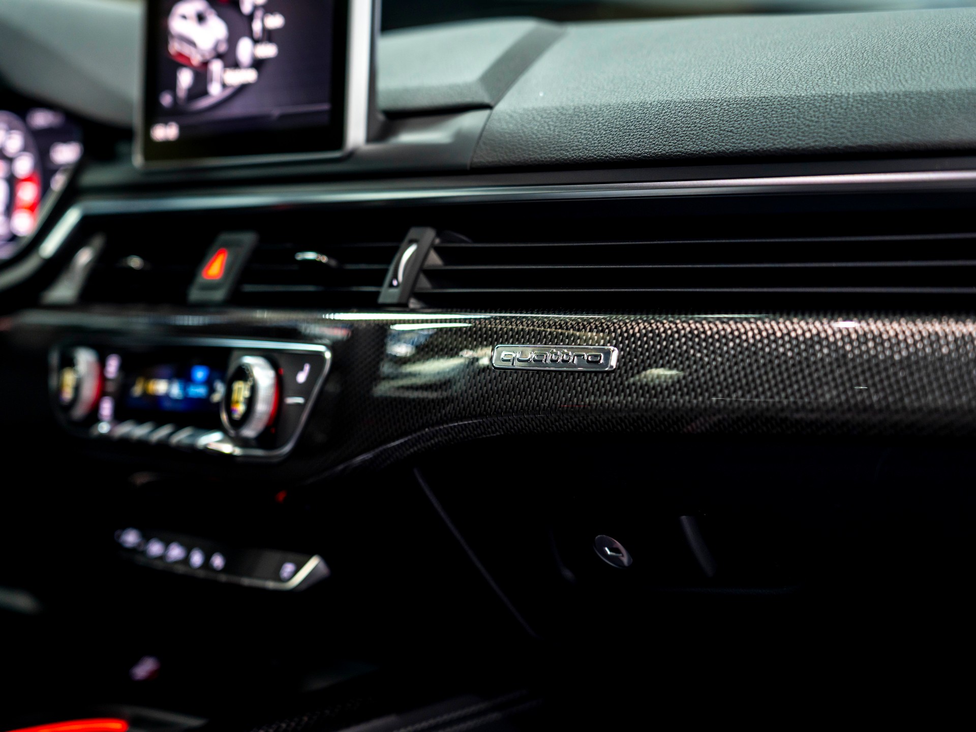 AUDI S4 Avant 3.0 TFSI quattro tiptronic-image-27