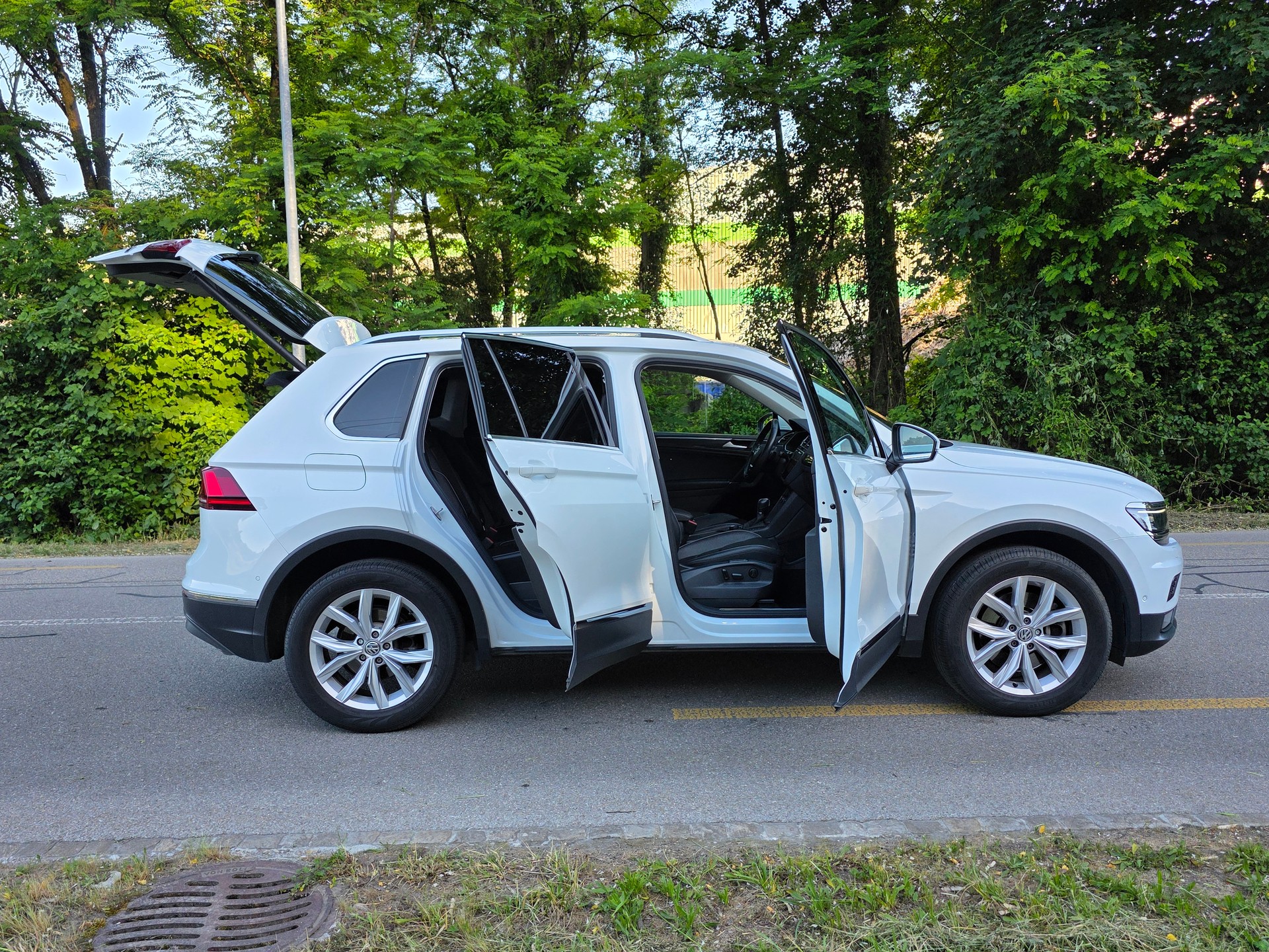 VW Tiguan 2.0TSI Highline 4Motion DSG-image-3