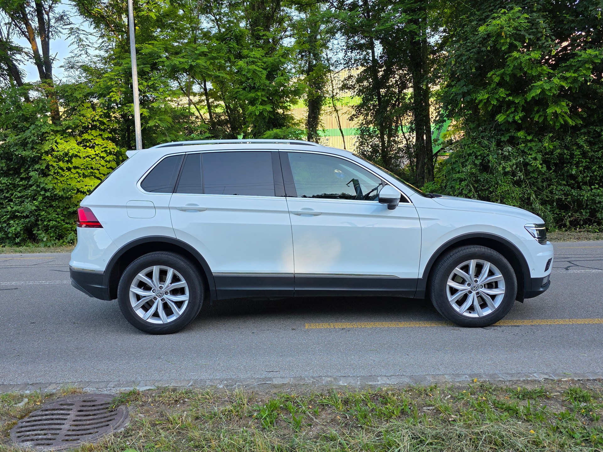 VW Tiguan 2.0TSI Highline 4Motion DSG-image-2