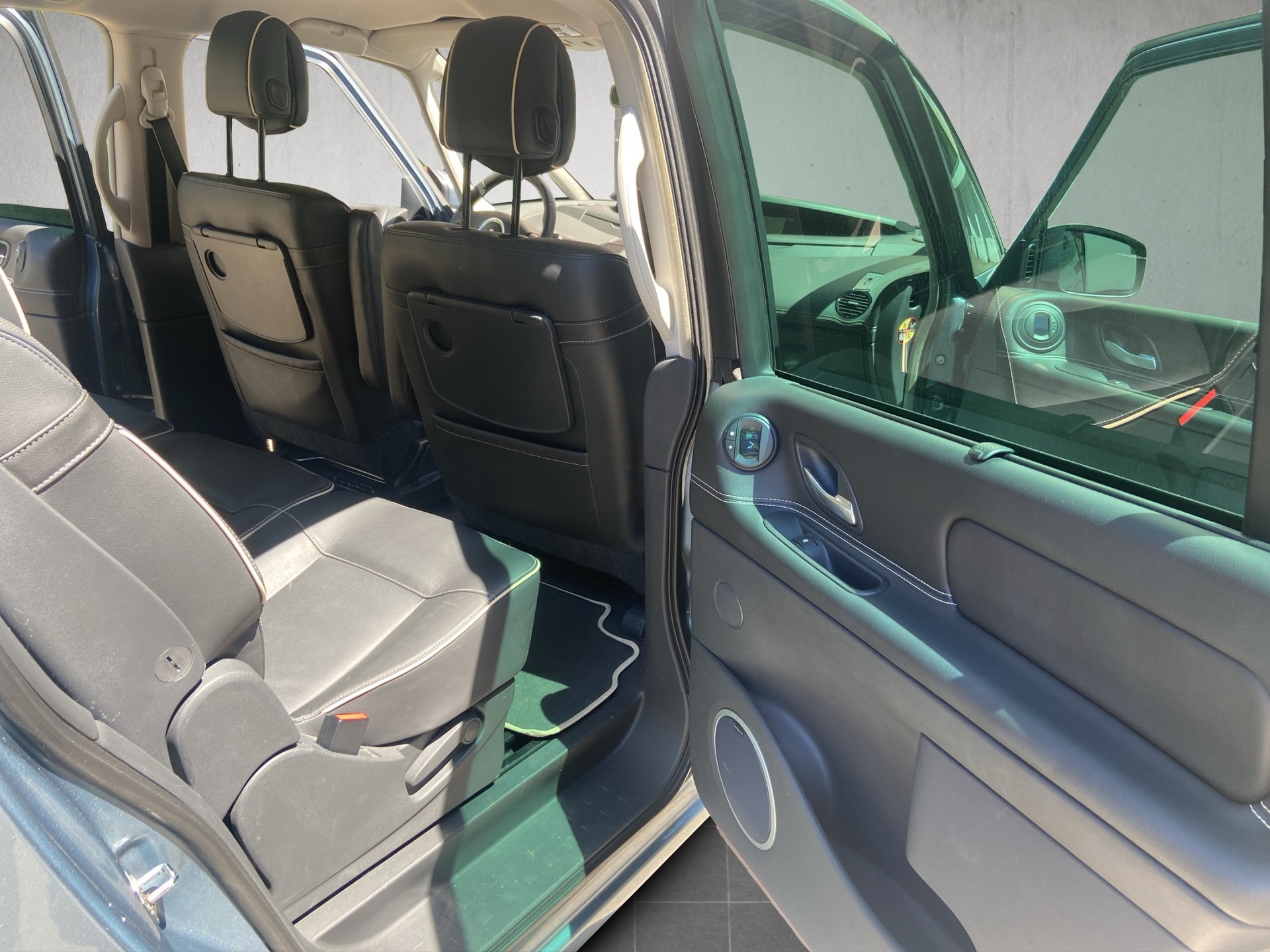 RENAULT Espace 2.0 dCi Initiale Automatic-image-11