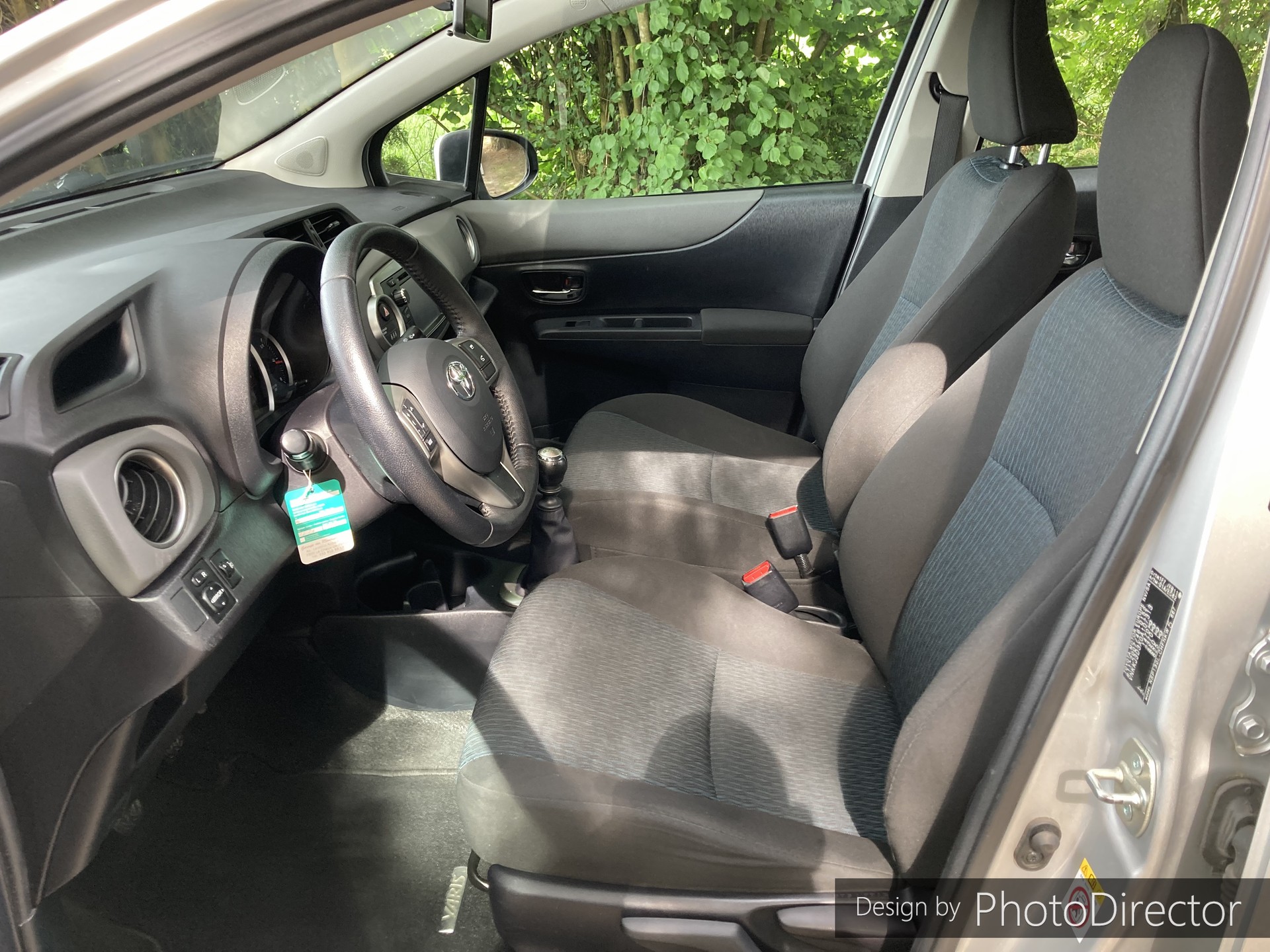 TOYOTA Yaris 1.33 Luna-image-4