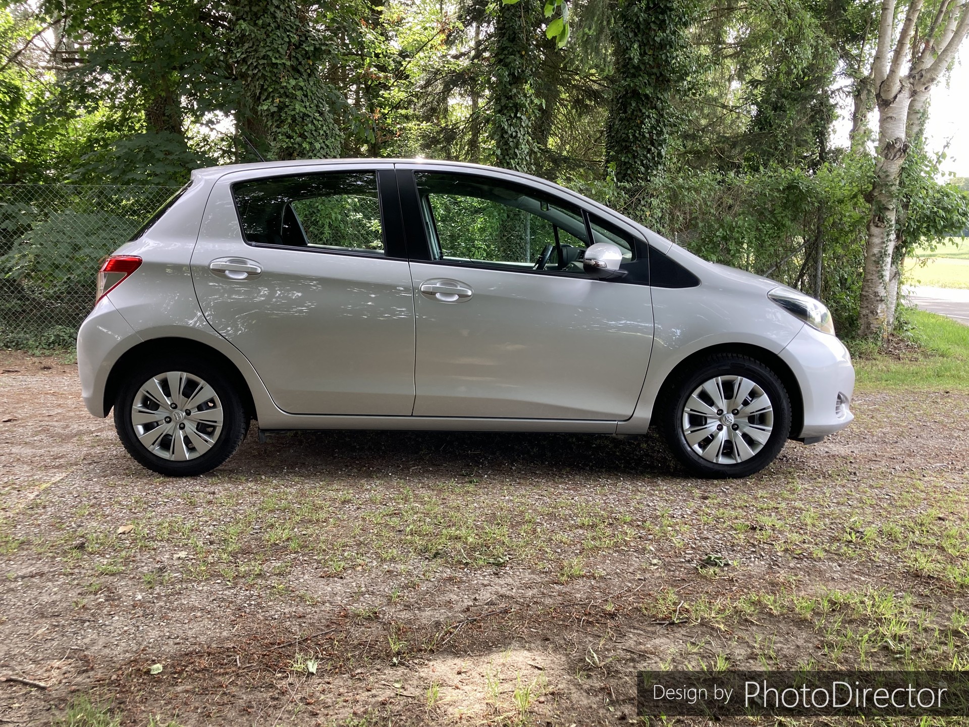 TOYOTA Yaris 1.33 Luna-image-3