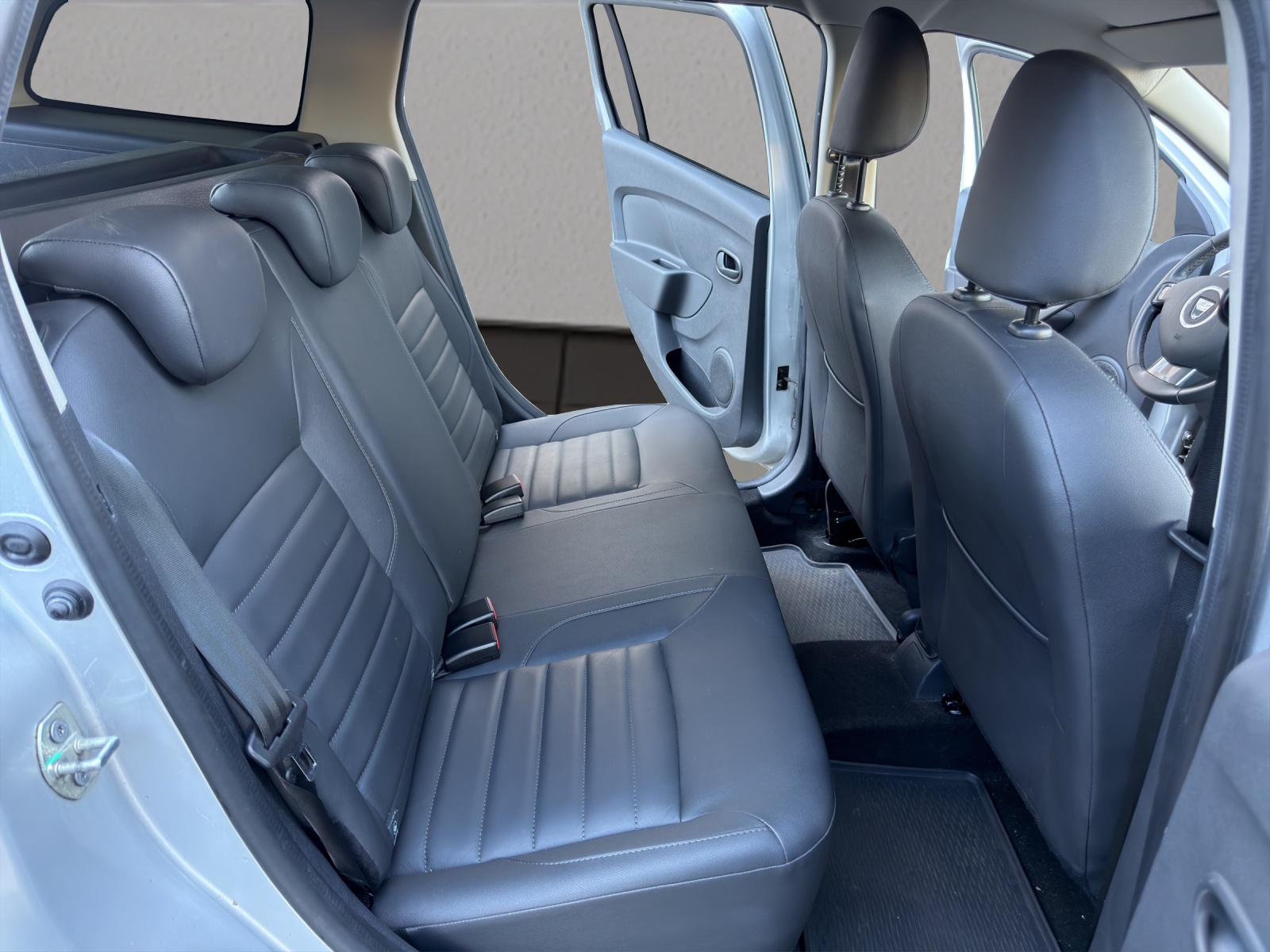 DACIA Logan MCV 0.9 Ambiance Automatic-image-17