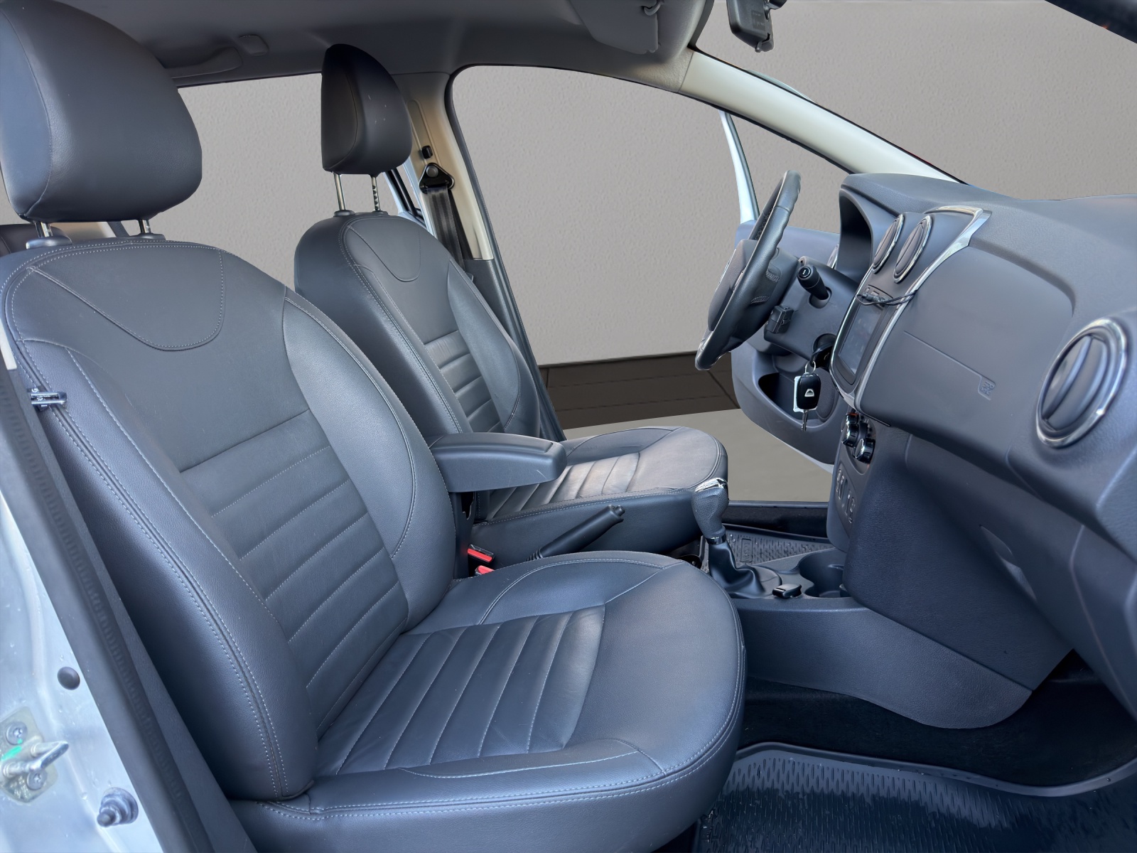 DACIA Logan MCV 0.9 Ambiance Automatic-image-16