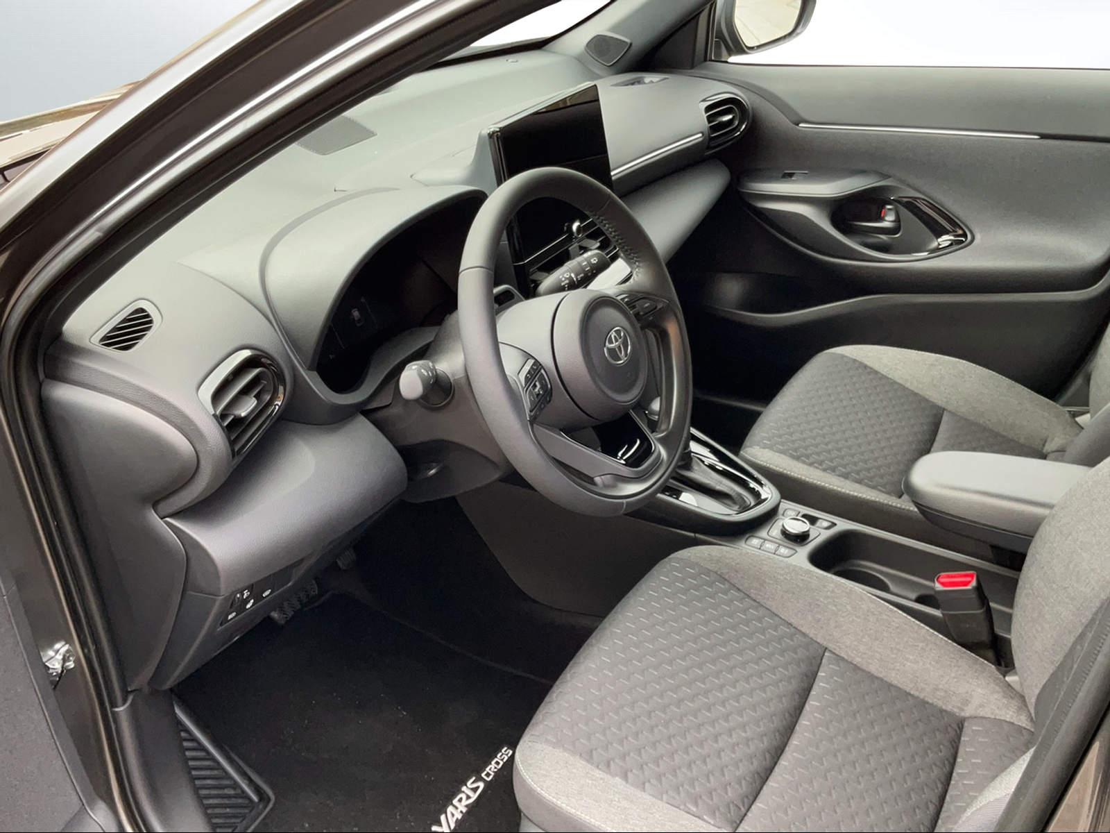 TOYOTA Yaris Cross 1.5 VVT-i HSD Trend AWD-i-image-4