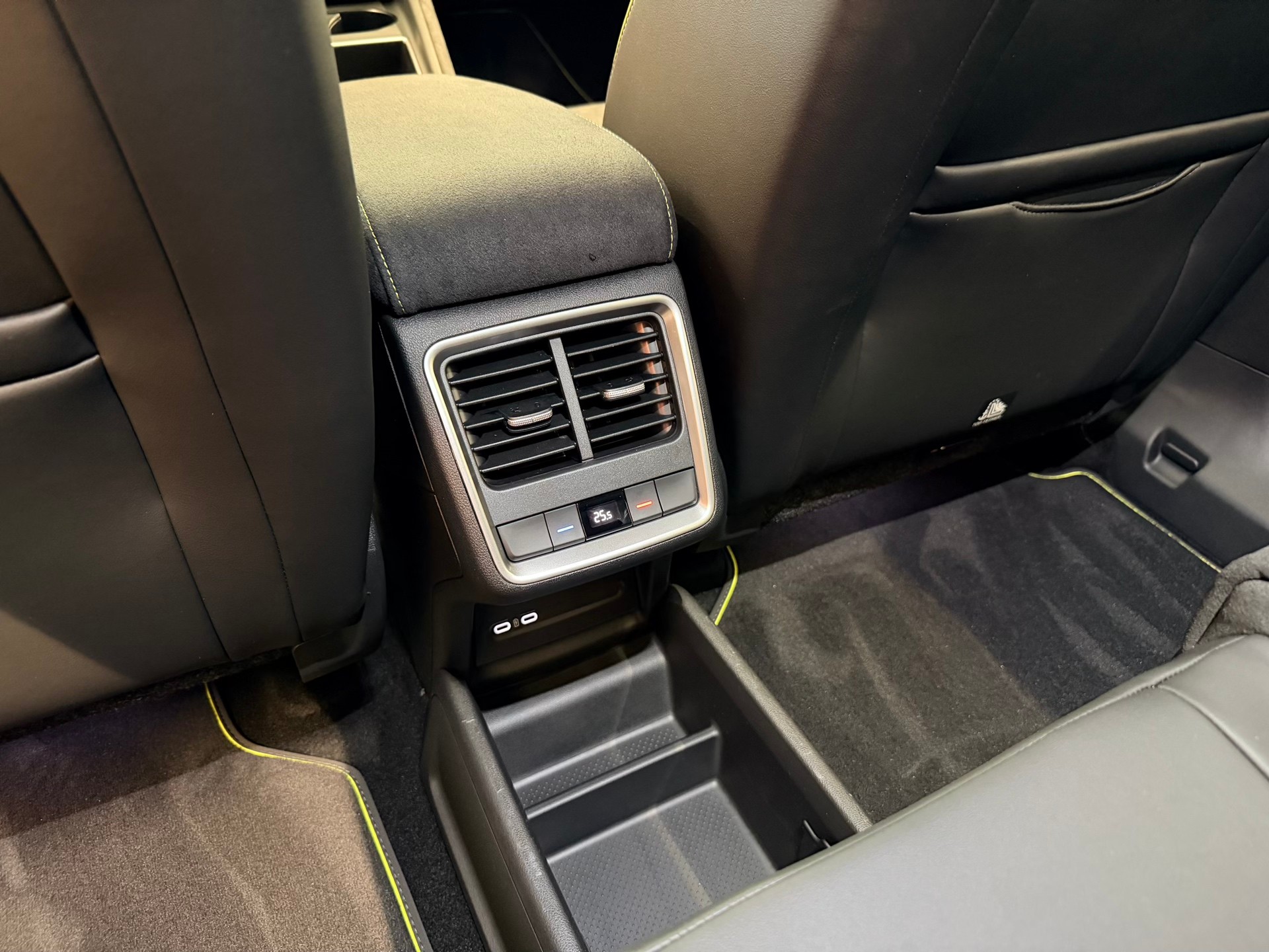 SKODA Elroq RS 4x4-image-18