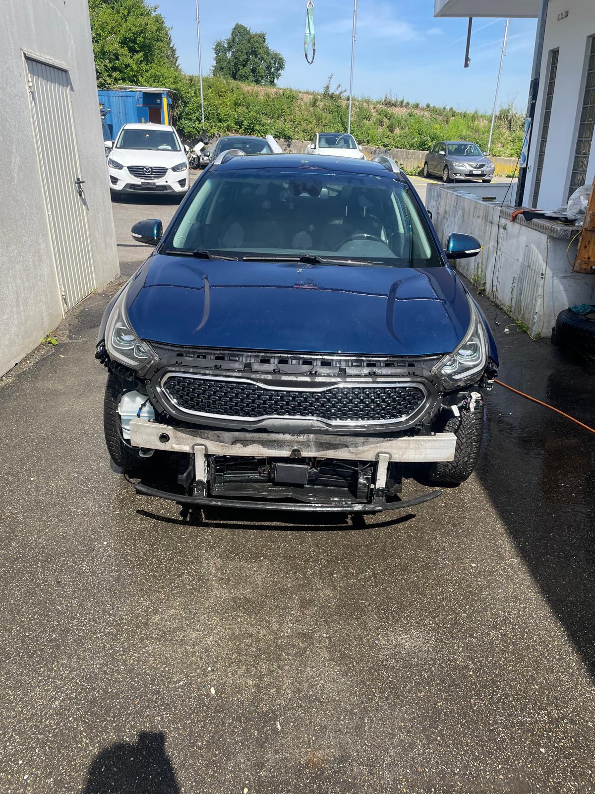 KIA Niro 1.6GDi Hybrid Trend DCT-image-14
