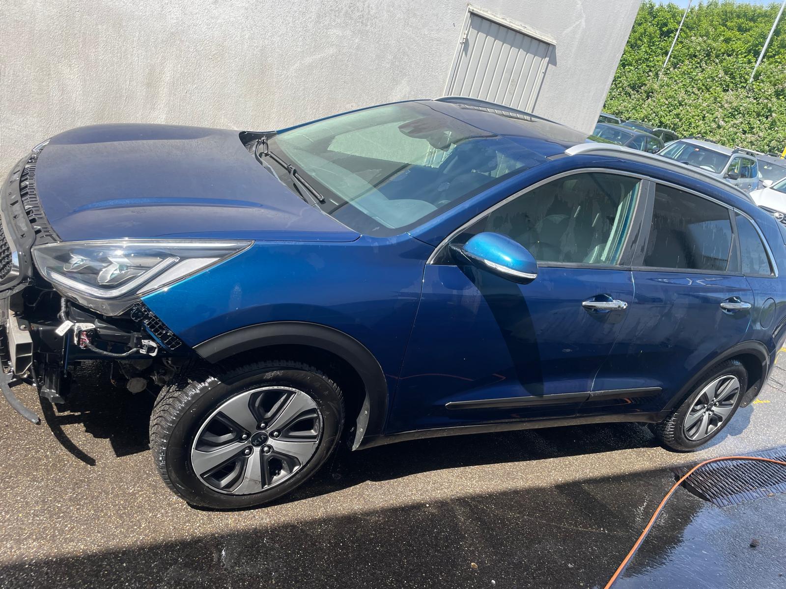 KIA Niro 1.6GDi Hybrid Trend DCT-image-15