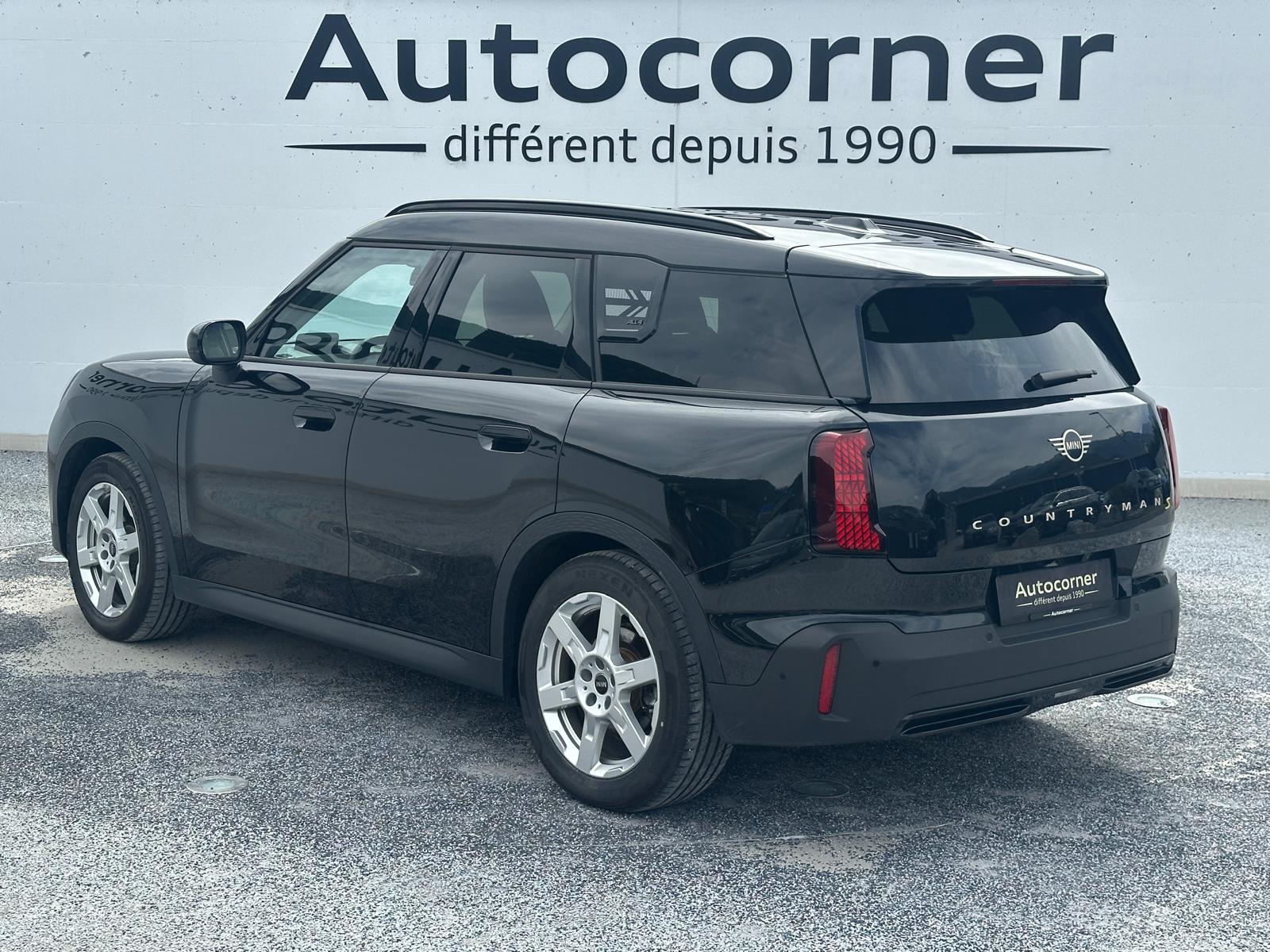 MINI Countryman SE ALL 4-showroom-element-3