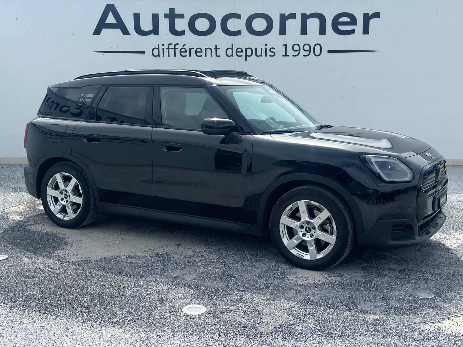 MINI Countryman SE ALL 4-showroom-element-1