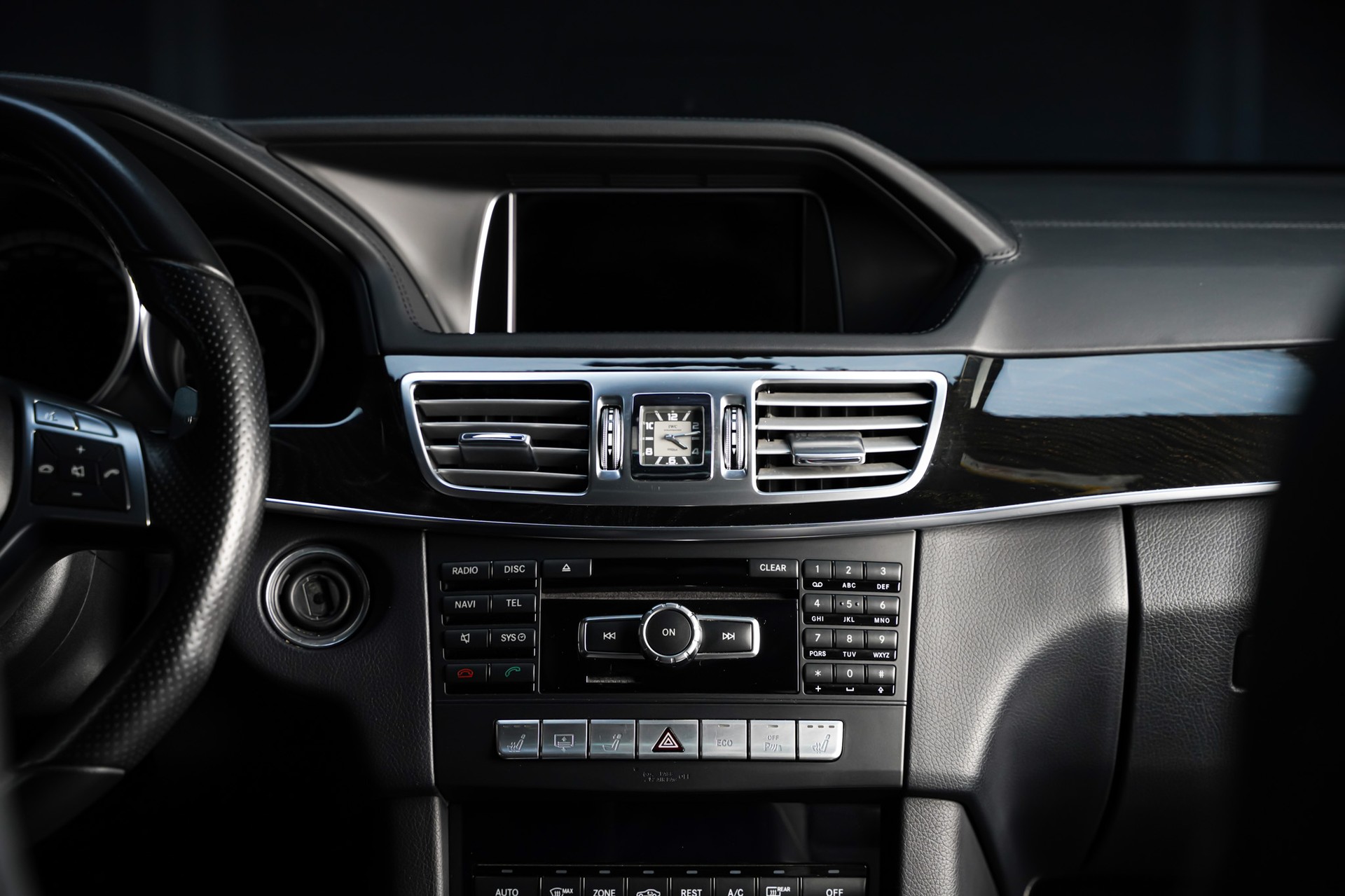 MERCEDES-BENZ E 63 AMG 4Matic Speedshift-image-21