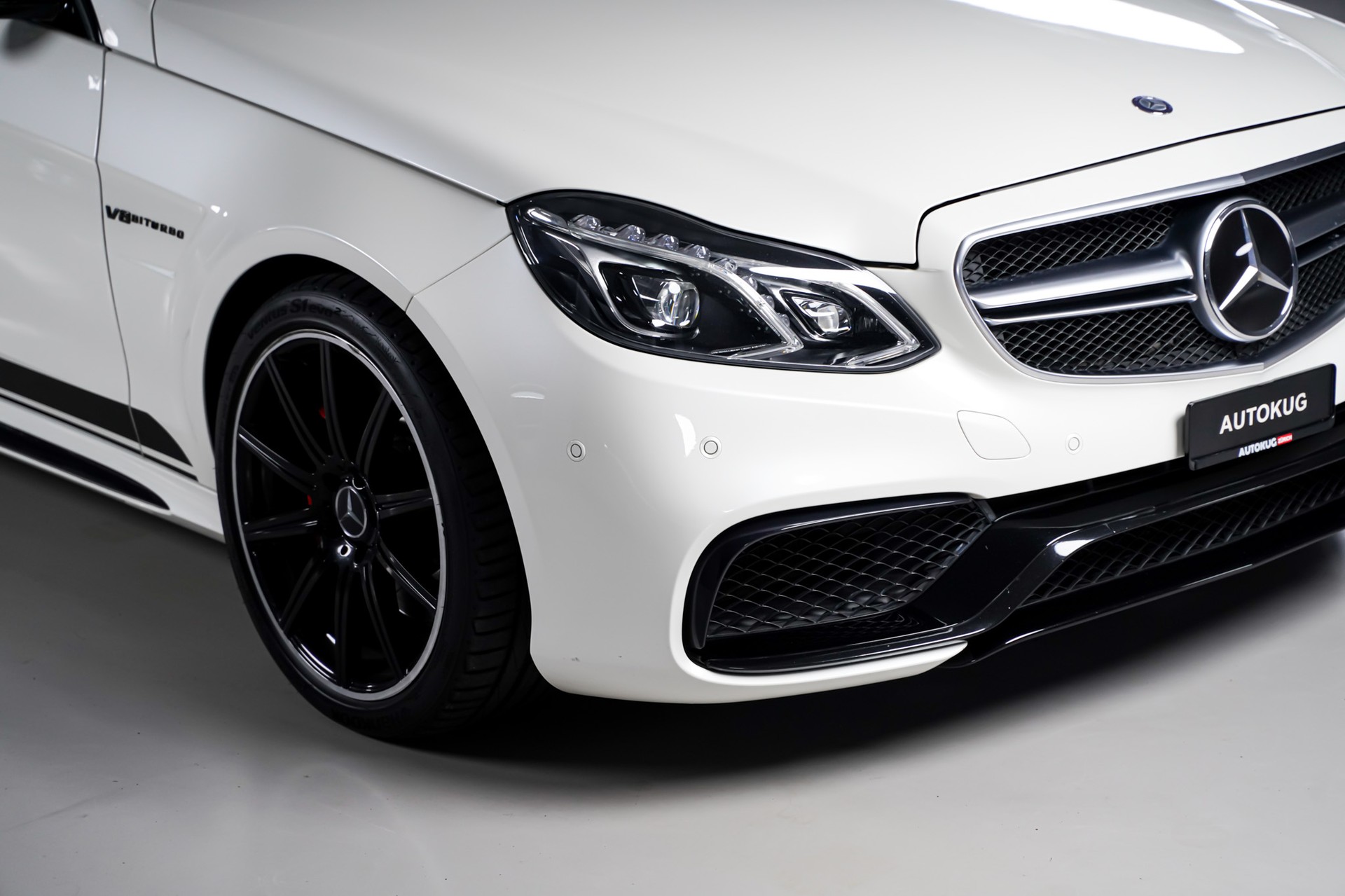 MERCEDES-BENZ E 63 AMG 4Matic Speedshift-showroom-element-3