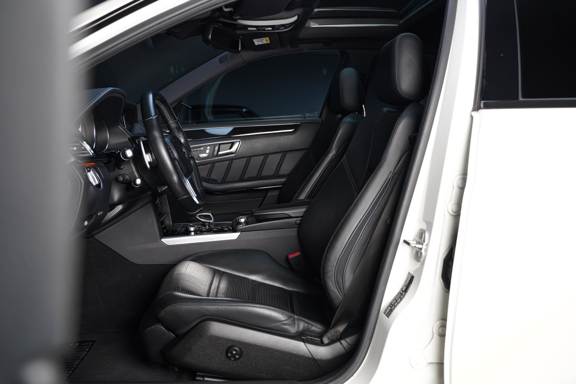 MERCEDES-BENZ E 63 AMG 4Matic Speedshift-image-12
