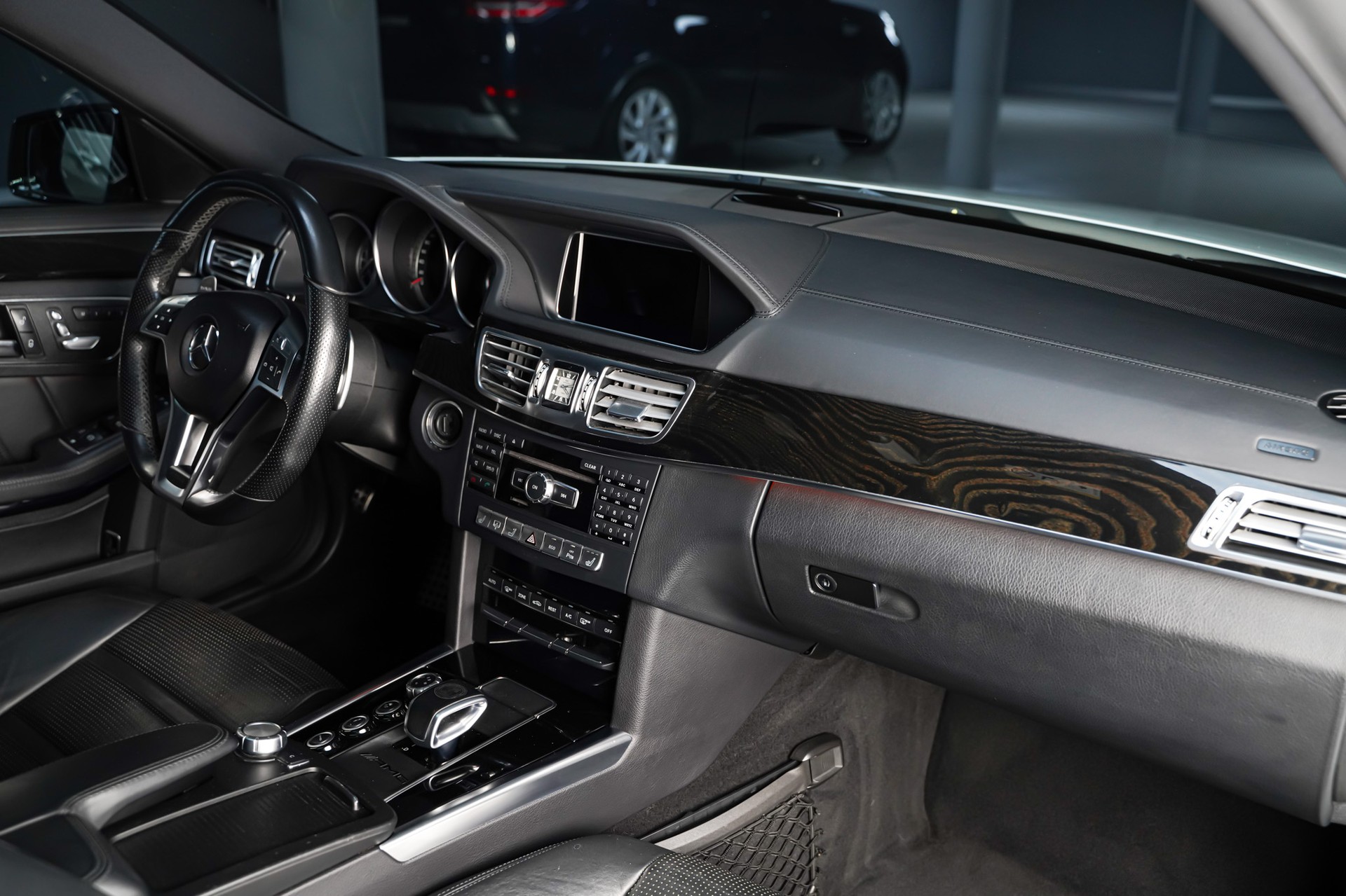 MERCEDES-BENZ E 63 AMG 4Matic Speedshift-image-18