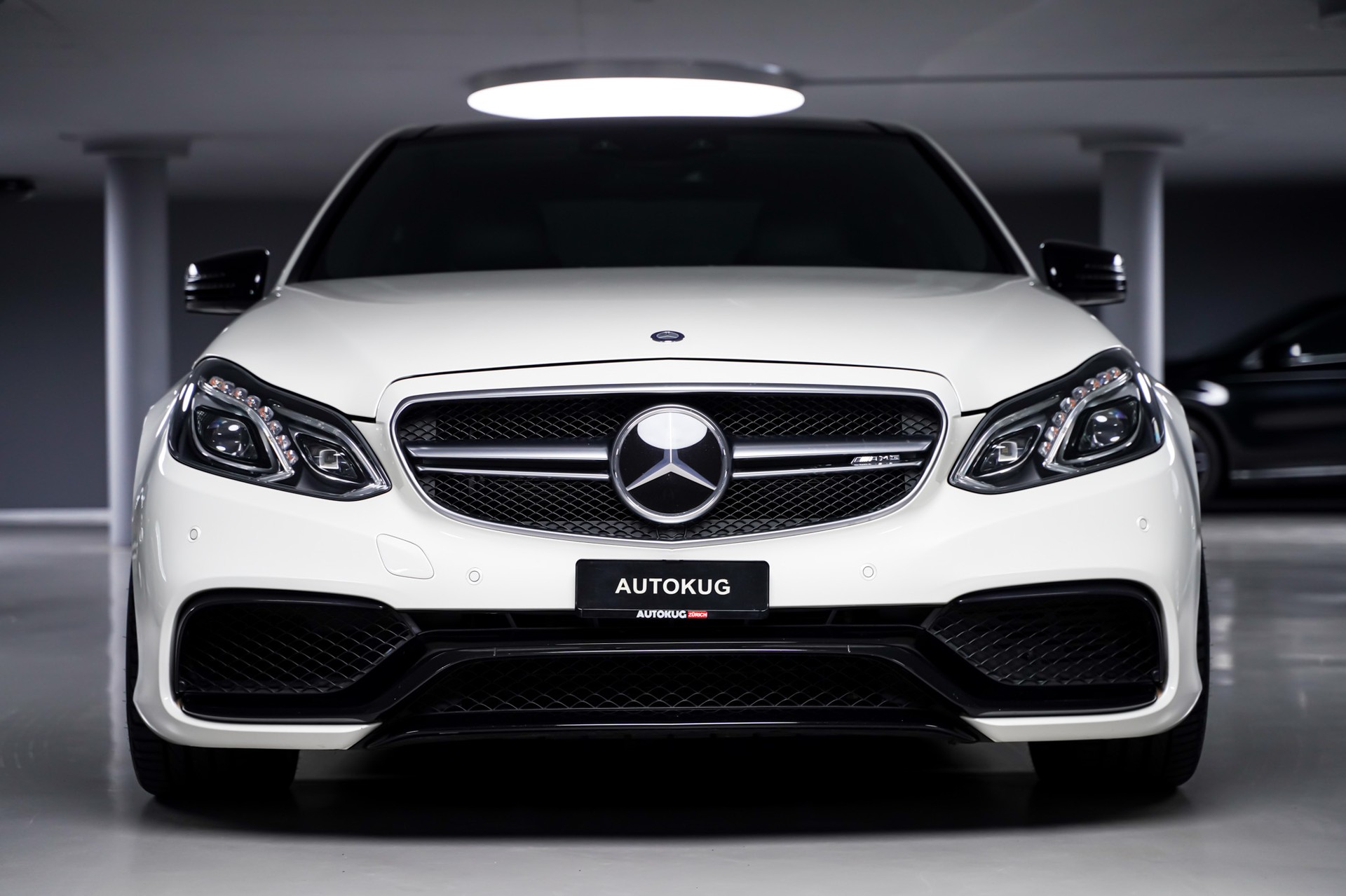 MERCEDES-BENZ E 63 AMG 4Matic Speedshift-showroom-element-1