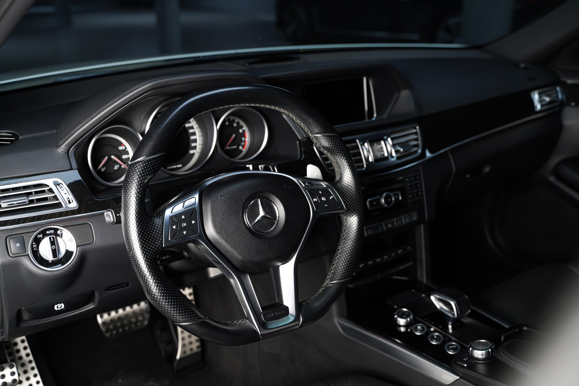 MERCEDES-BENZ E 63 AMG 4Matic Speedshift-image-11