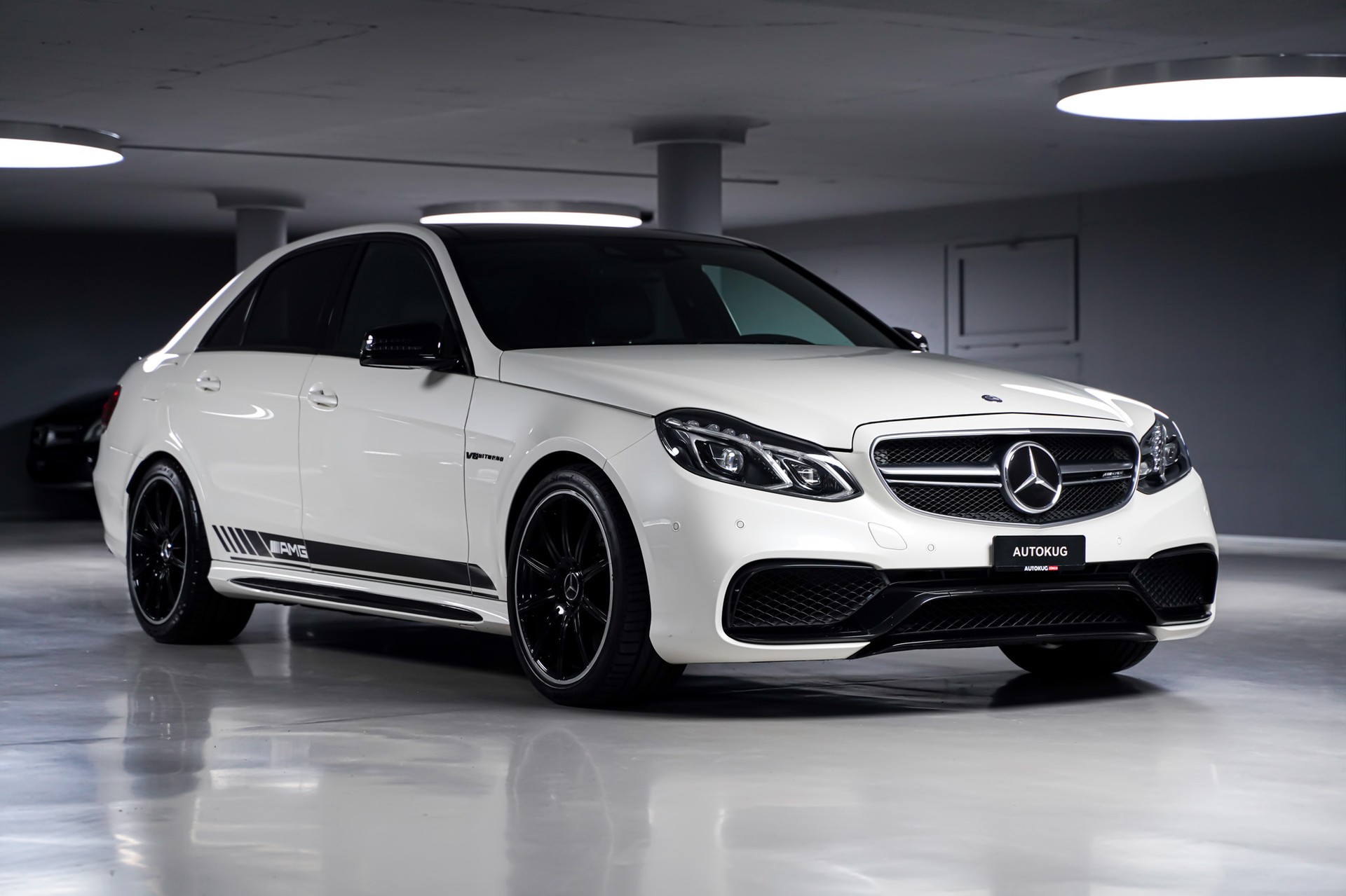 MERCEDES-BENZ E 63 AMG 4Matic Speedshift-showroom-element-2