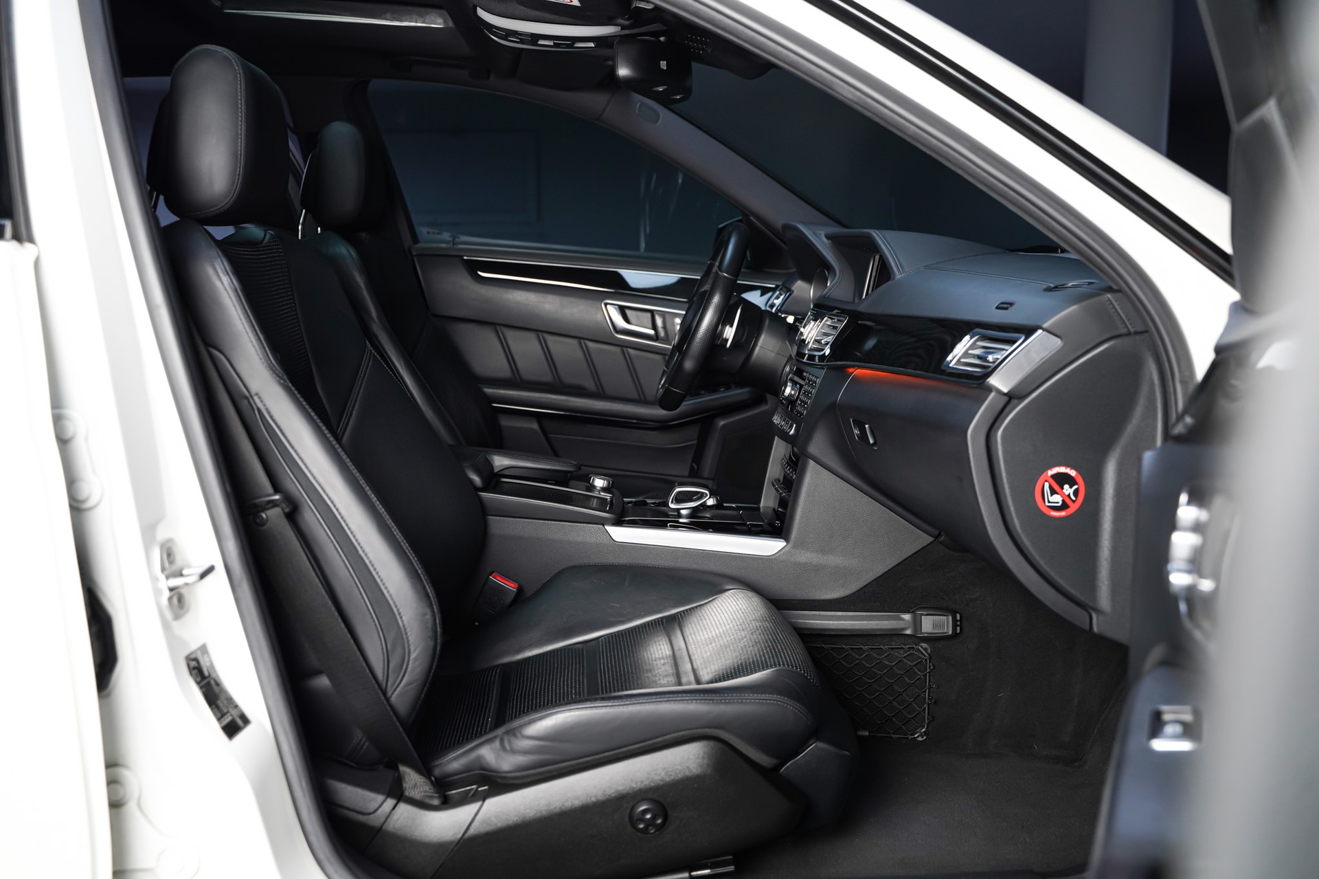 MERCEDES-BENZ E 63 AMG 4Matic Speedshift-image-17