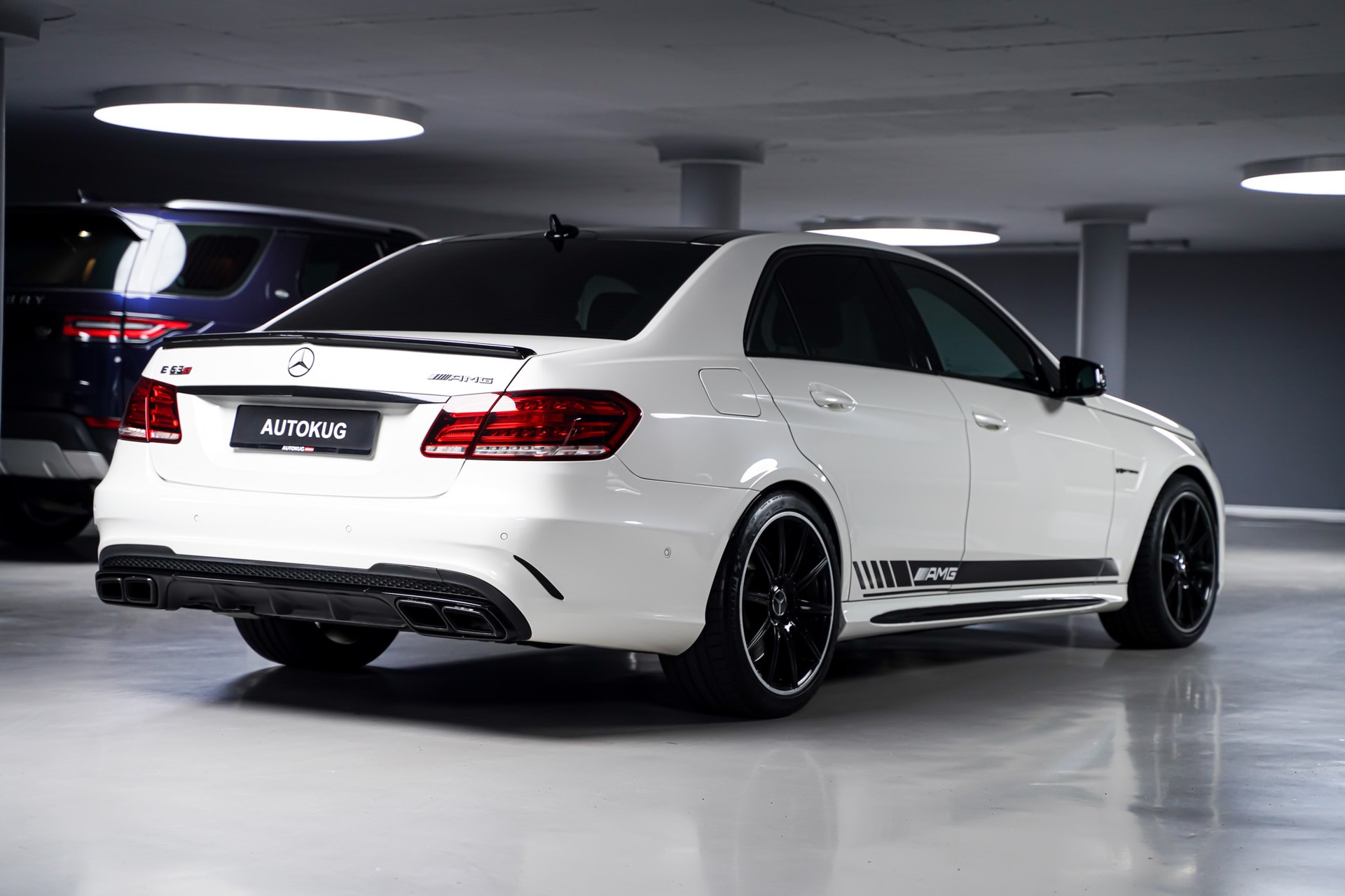 MERCEDES-BENZ E 63 AMG 4Matic Speedshift-image-4