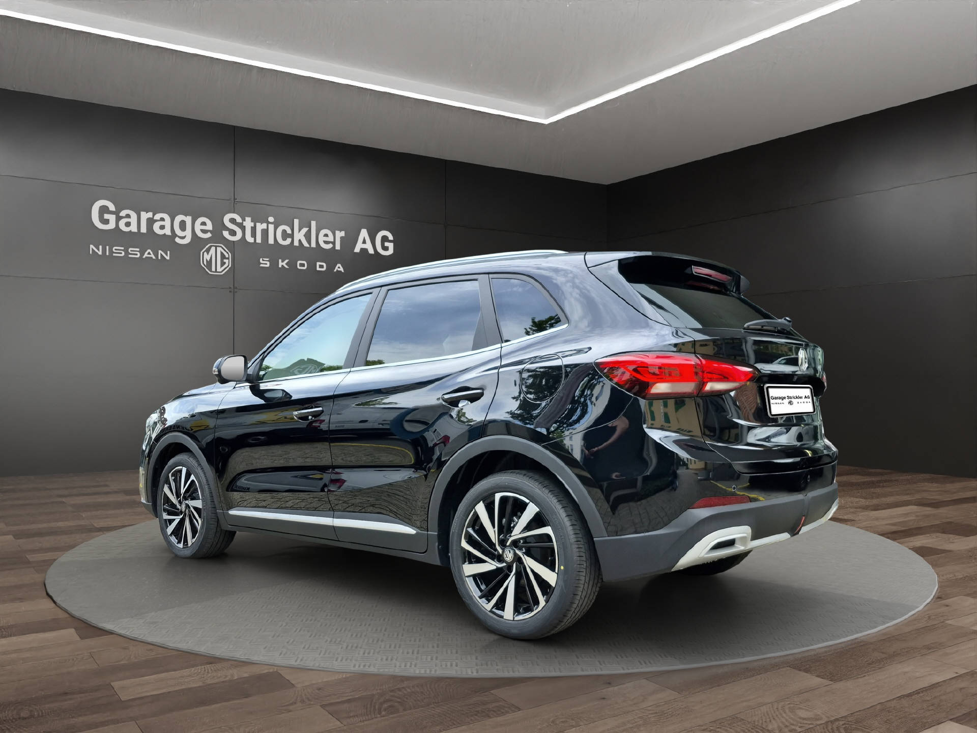 MG ZS 1.5 Hybrid+ Luxury Sunroof-showroom-element-2