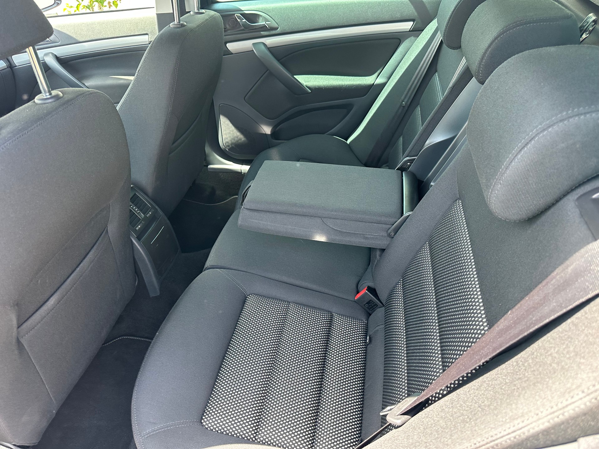 SKODA Octavia Combi 2.0 TDI AllDrive 4x4 DSG Frisch ab MFK 16..06.2026-image-11