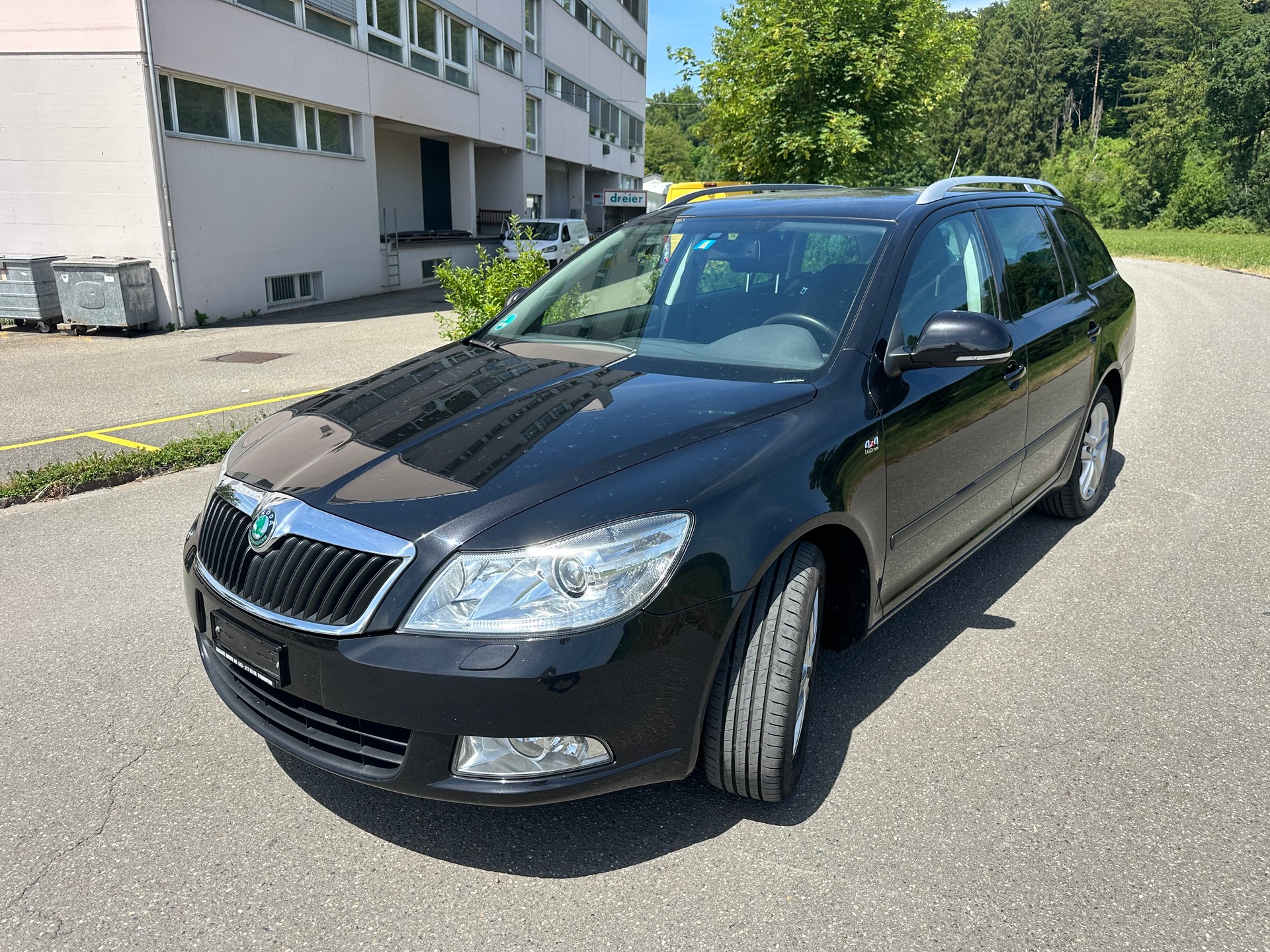 SKODA Octavia Combi 2.0 TDI AllDrive 4x4 DSG Frisch ab MFK 16..06.2026-showroom-element-2