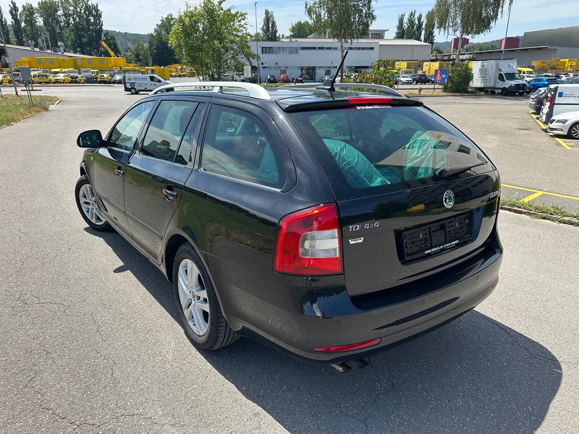 SKODA Octavia Combi 2.0 TDI AllDrive 4x4 DSG Frisch ab MFK 16..06.2026-showroom-element-1
