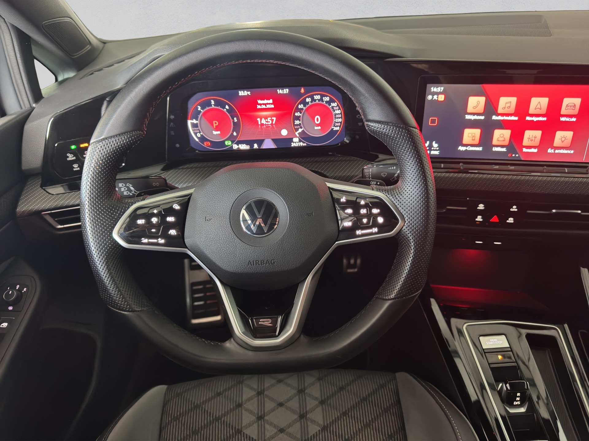 VW Golf 2.0 TDI R-Line DSG 4Motion-image-9