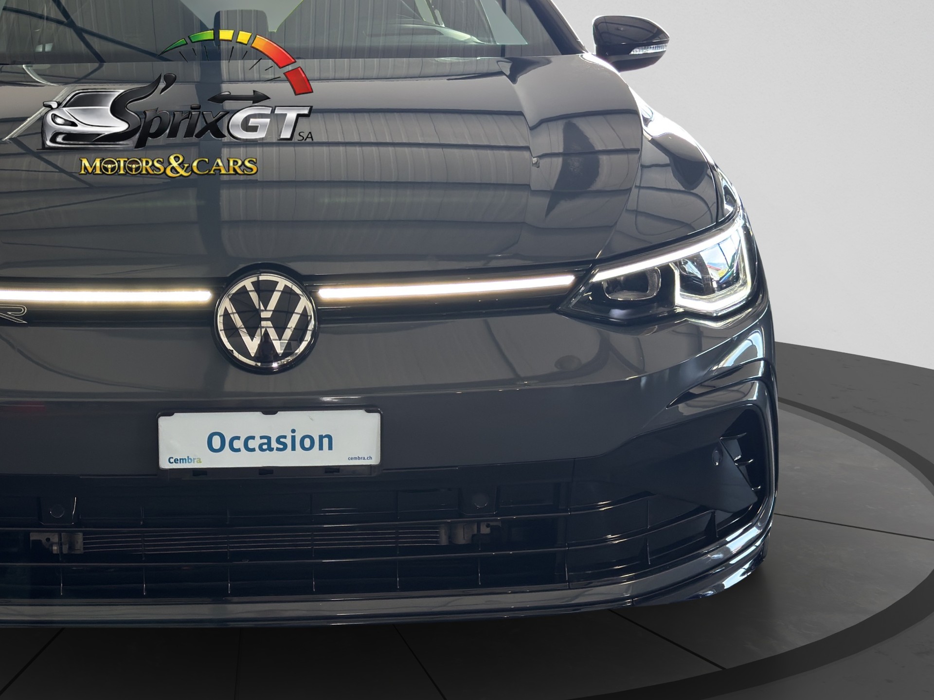 VW Golf 2.0 TDI R-Line DSG 4Motion-image-7