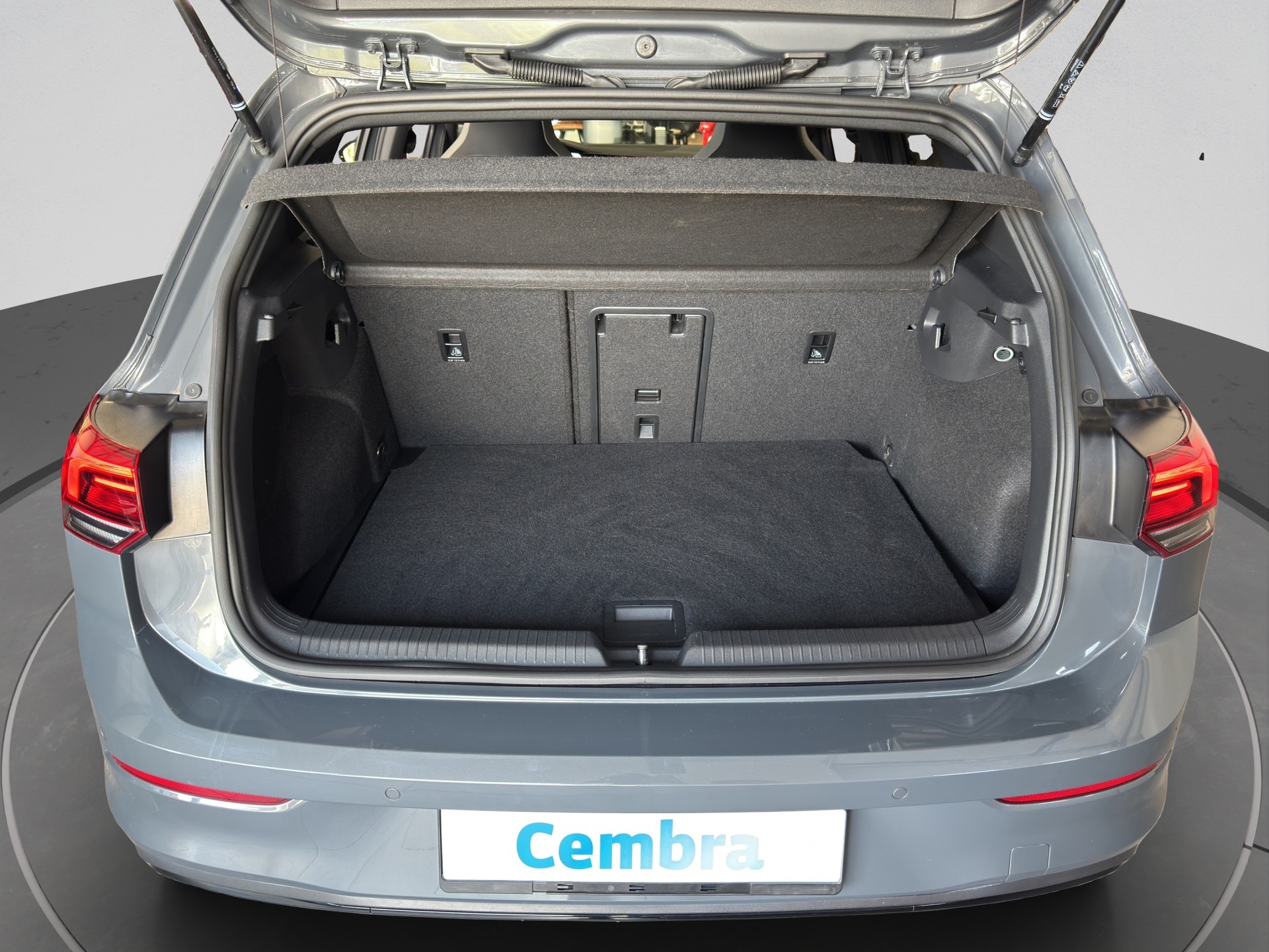 VW Golf 2.0 TDI R-Line DSG 4Motion-image-16