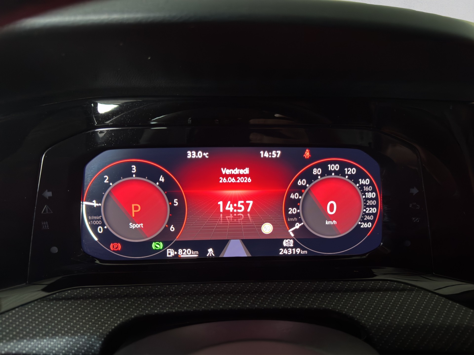 VW Golf 2.0 TDI R-Line DSG 4Motion-image-8