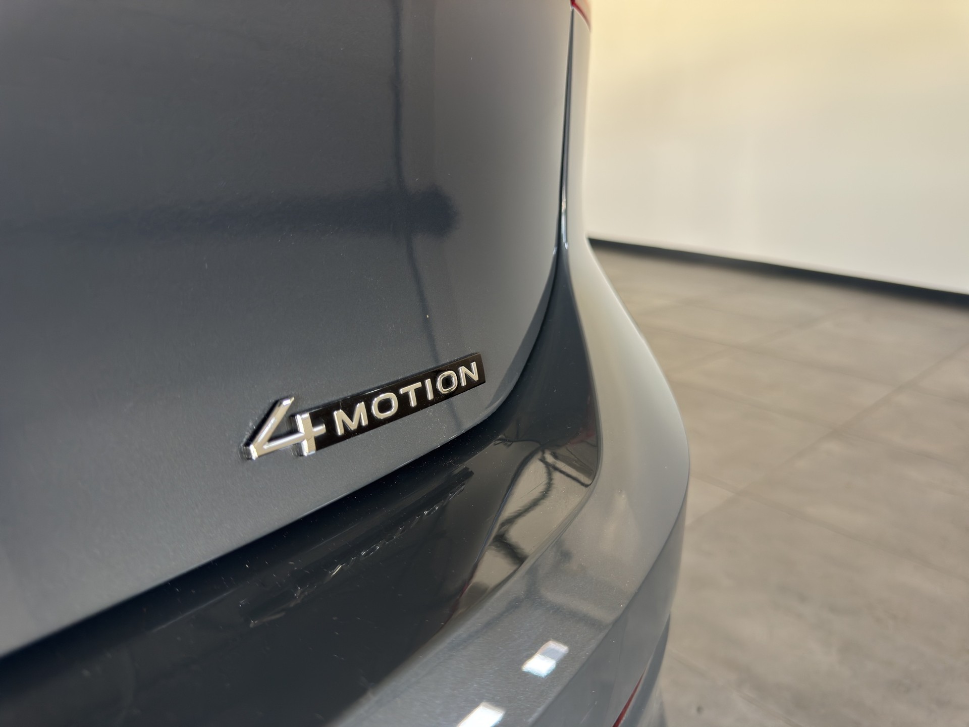 VW Golf 2.0 TDI R-Line DSG 4Motion-image-17