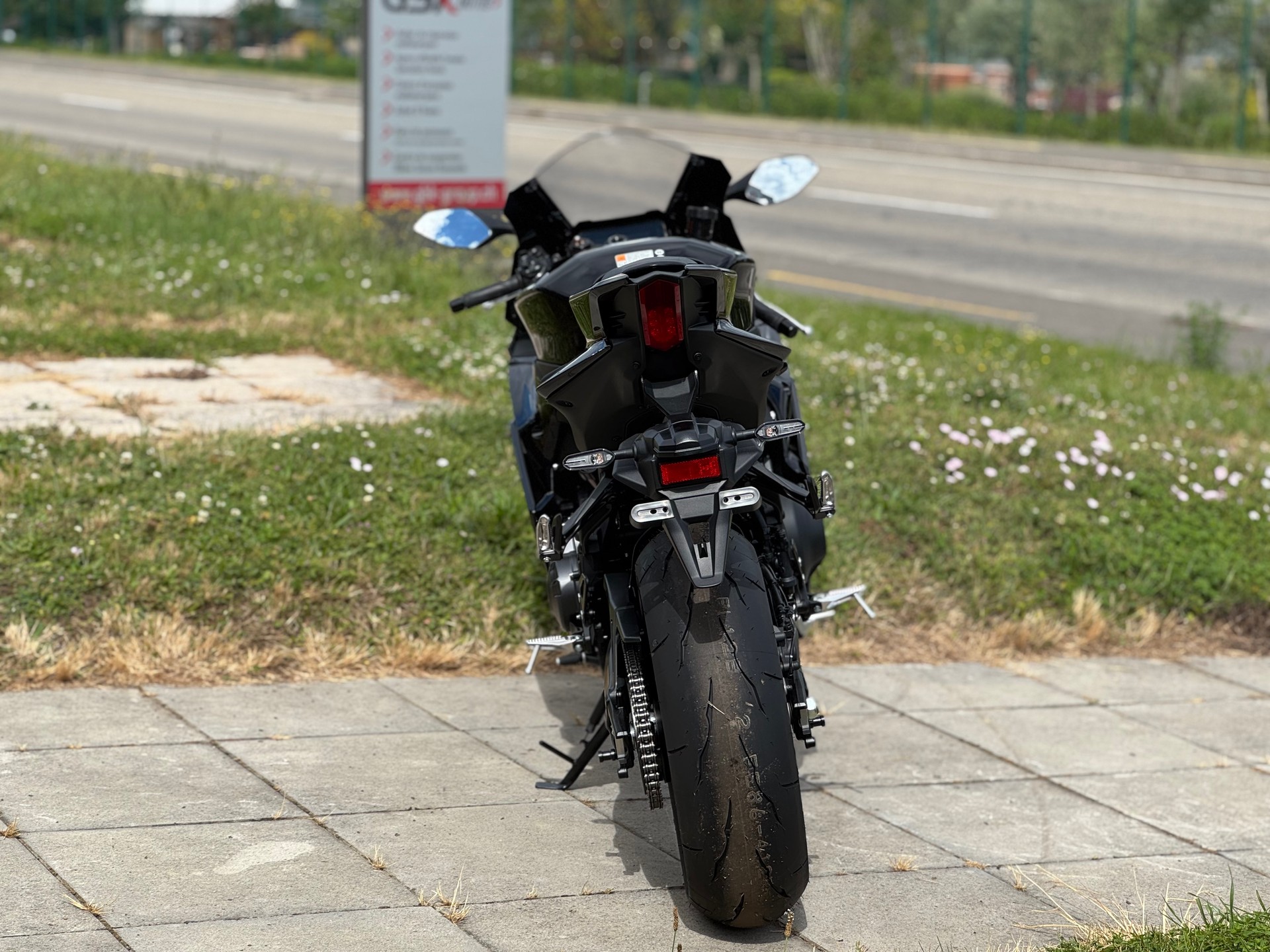 YAMAHA YZF-R9-image-2
