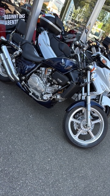 HONDA VF 750 C J-image-1