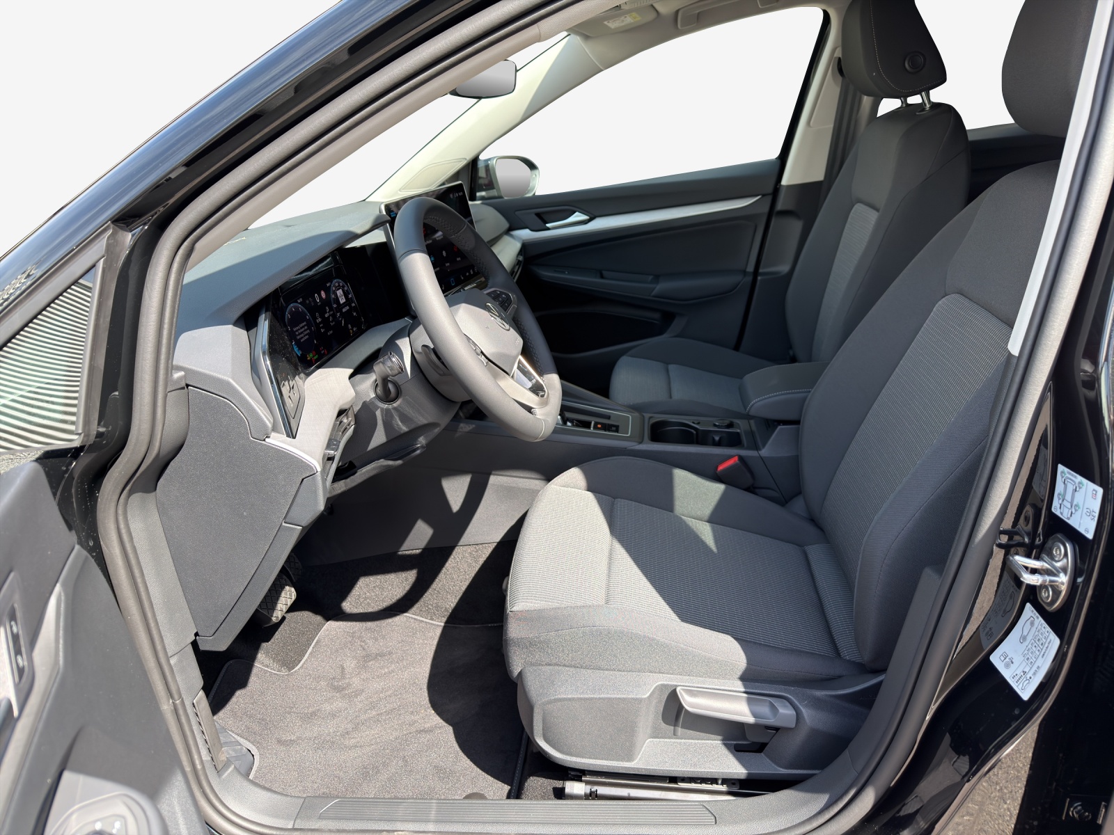 VW Golf 1.5 e TSI mHEV Value DSG-image-7