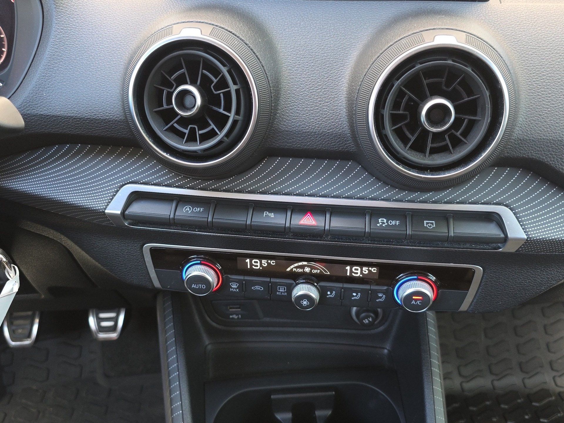 AUDI Q2 35 TFSI Sport-image-14