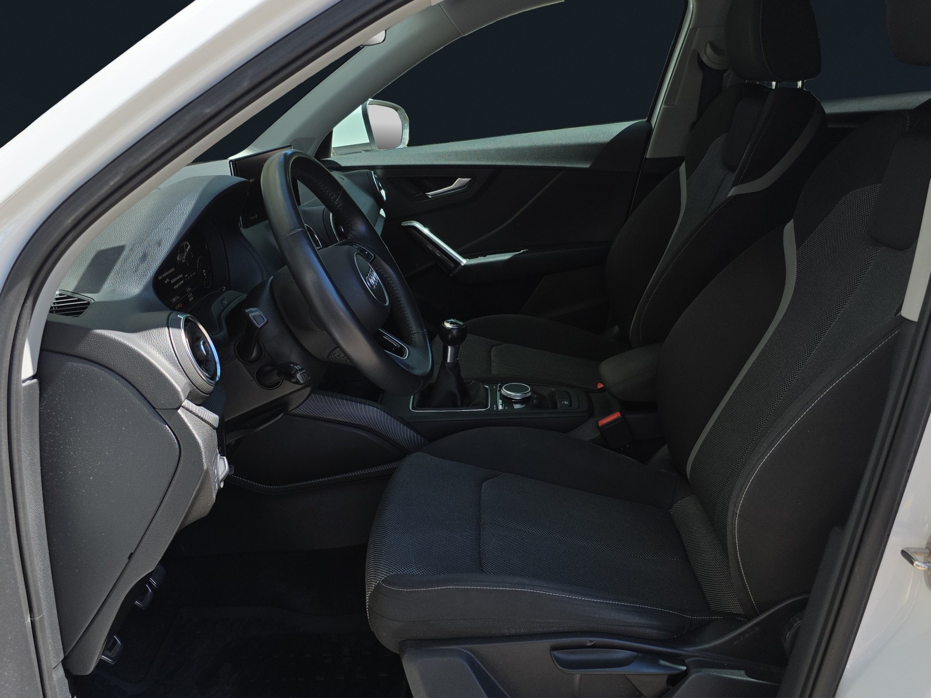 AUDI Q2 35 TFSI Sport-image-9