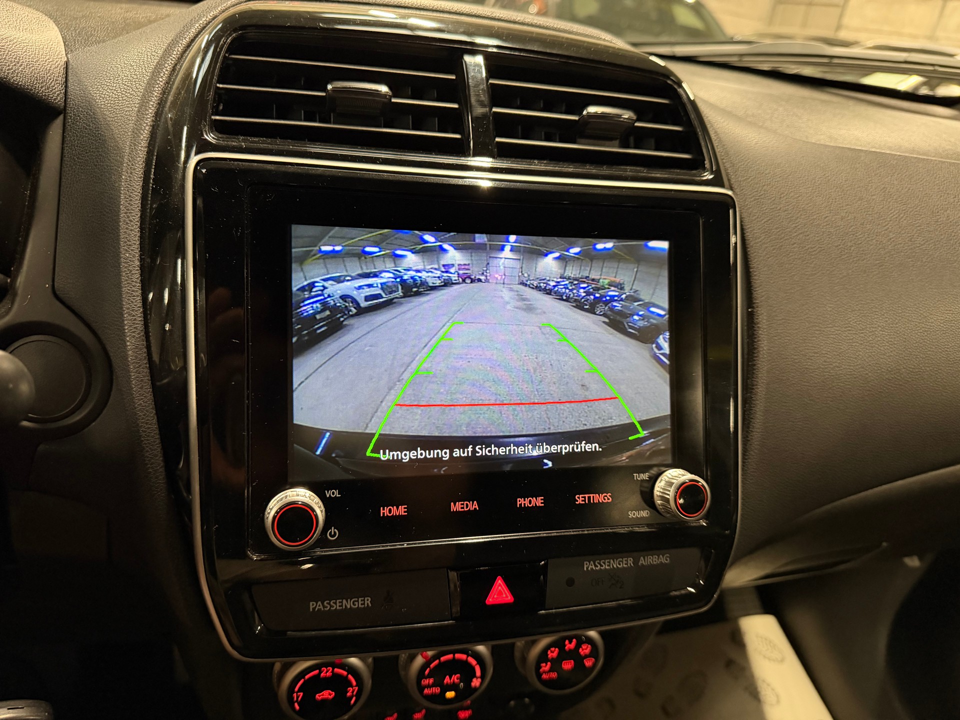 MITSUBISHI ASX 2.0 Diamond Swiss 4WD Automat-image-9