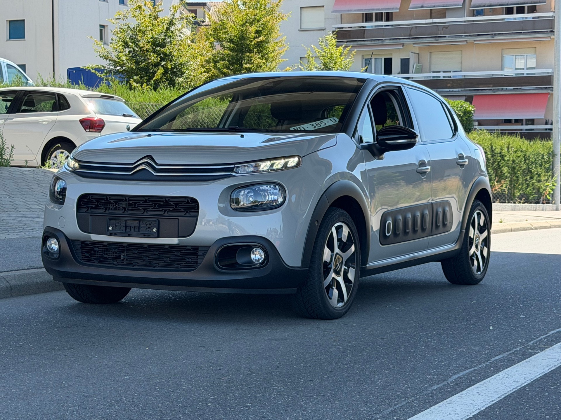 CITROEN C3 1.2i PureTech Shine EAT6-showroom-element-1