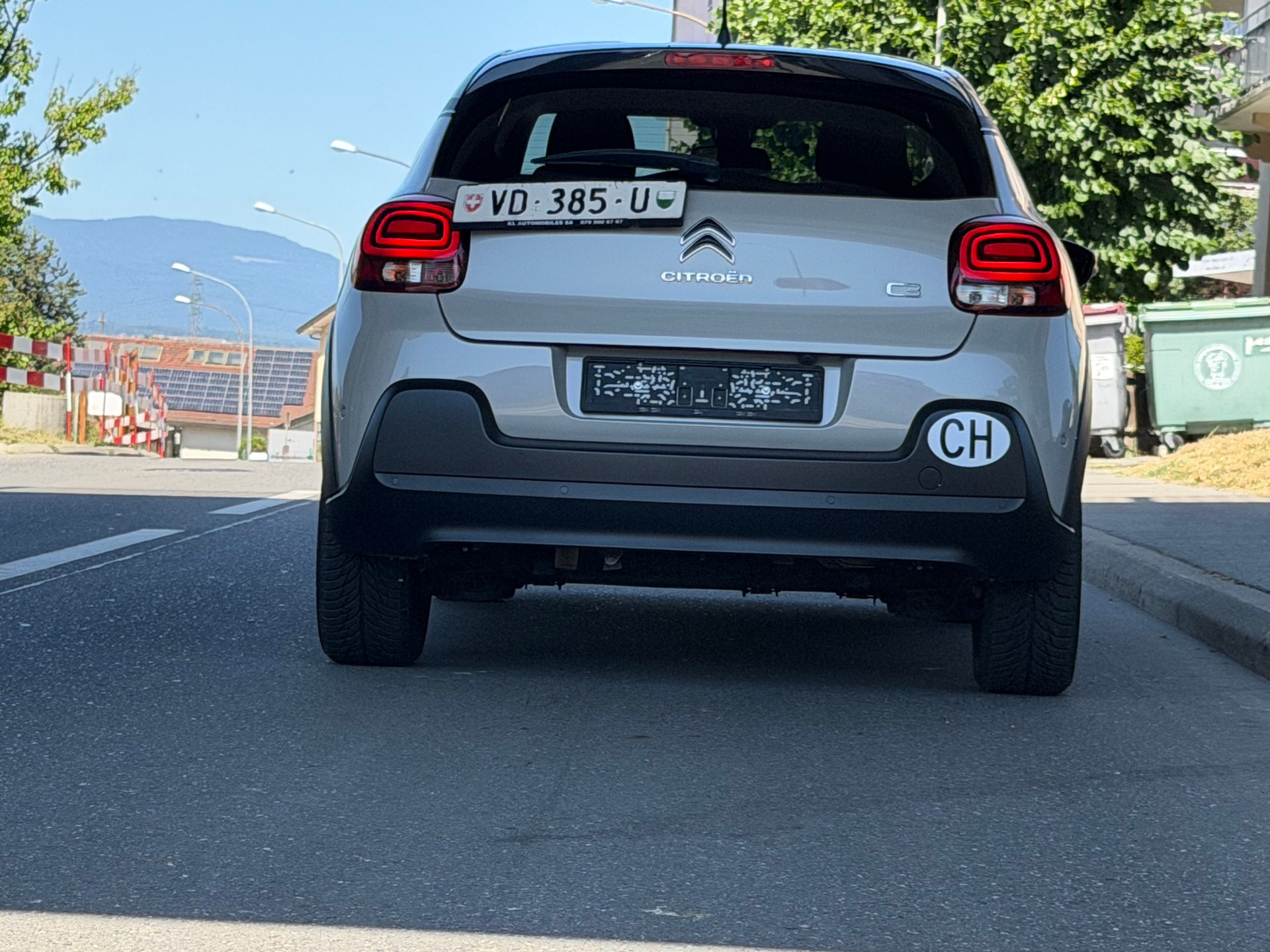 CITROEN C3 1.2i PureTech Shine EAT6-image-4