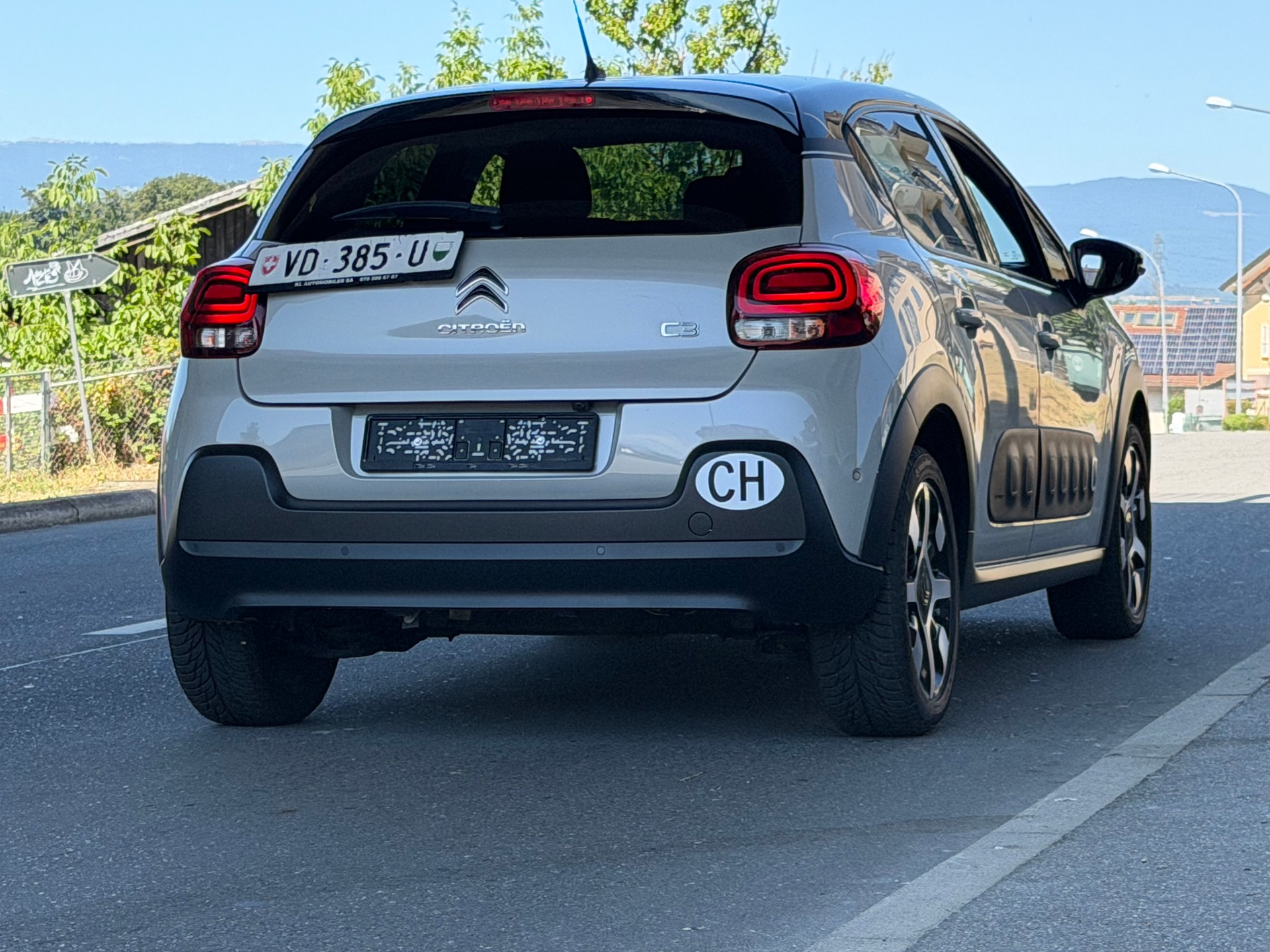 CITROEN C3 1.2i PureTech Shine EAT6-showroom-element-3