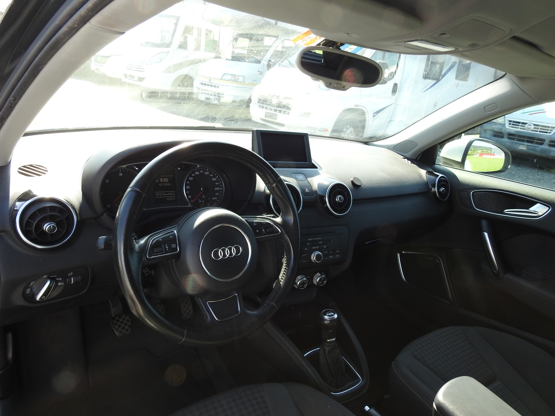 AUDI A1 1.6 TDI Ambition-image-12