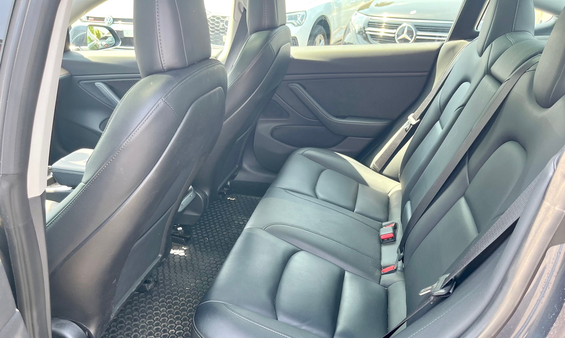 TESLA Model 3 Long Range Dual Motor AWD*CH-Fahrzeug*-image-15