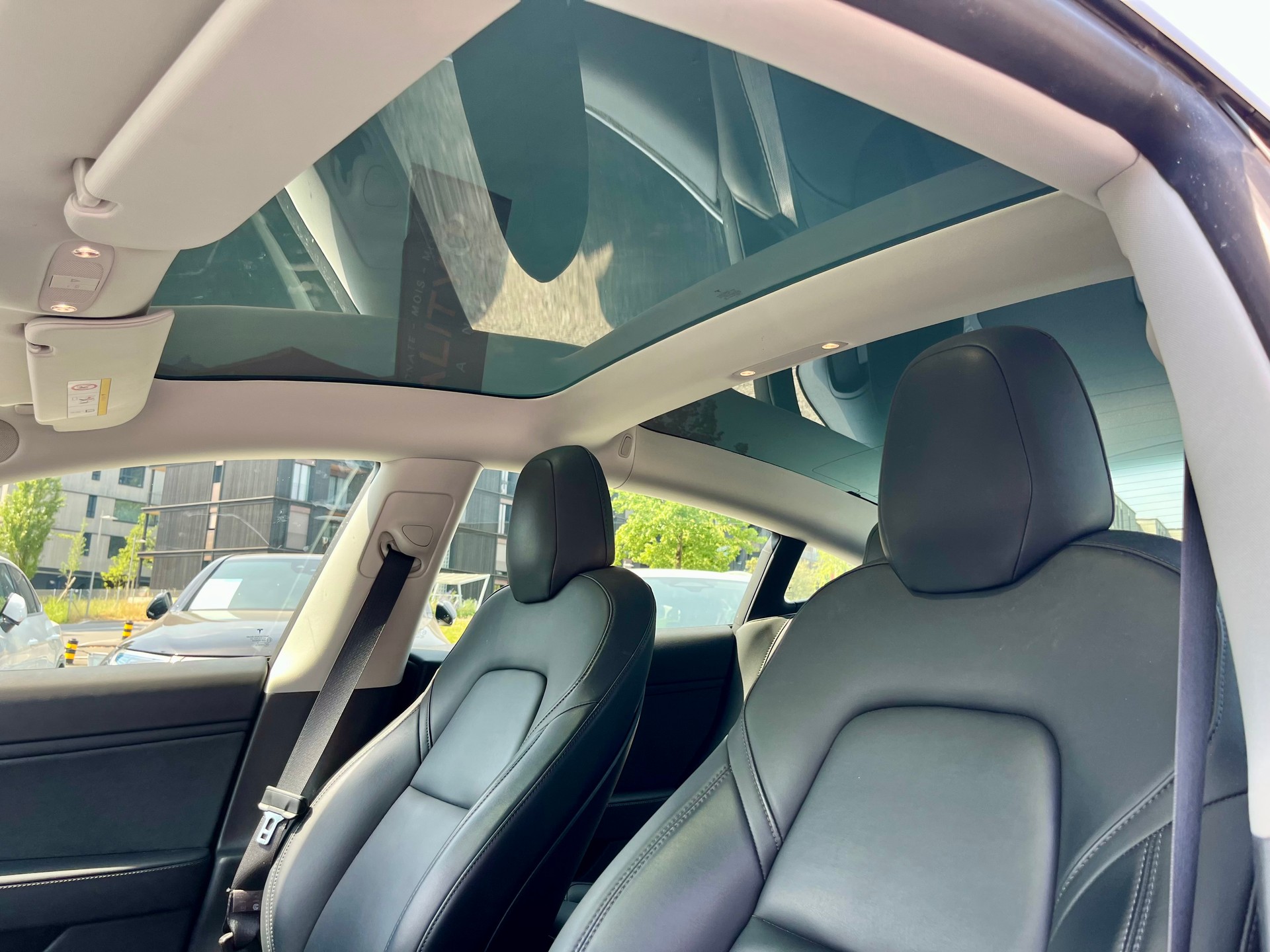 TESLA Model 3 Long Range Dual Motor AWD*CH-Fahrzeug*-image-14