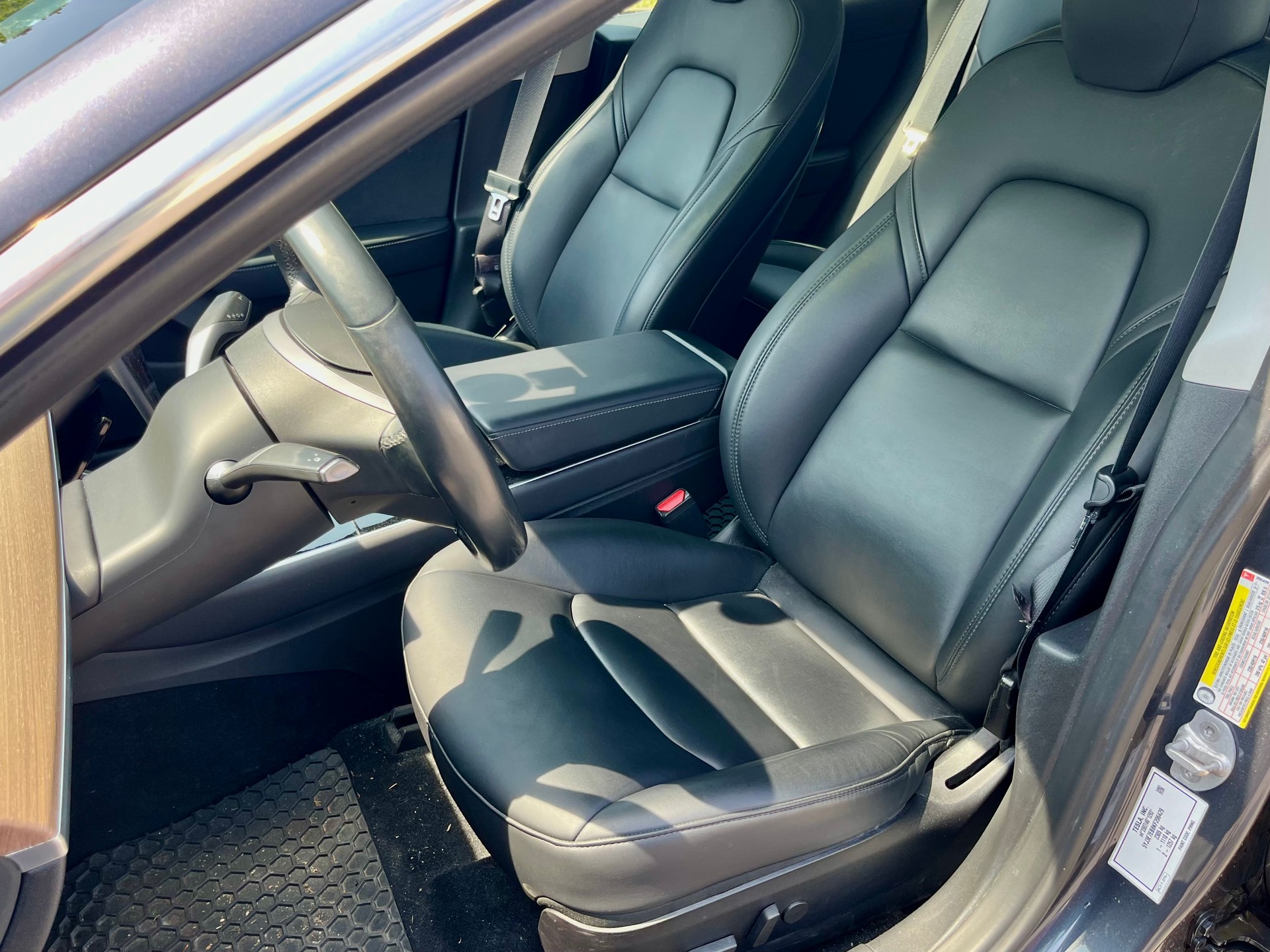 TESLA Model 3 Long Range Dual Motor AWD*CH-Fahrzeug*-image-13