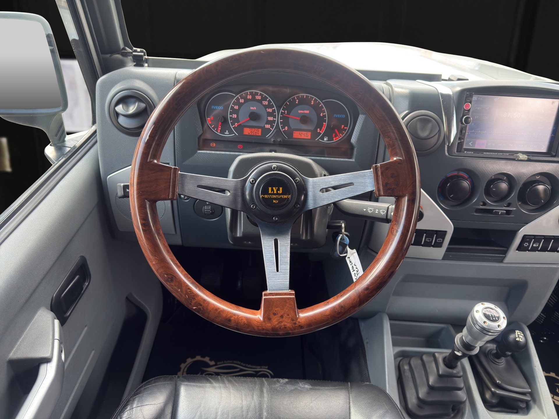 IVECO Massif 25S18-image-11