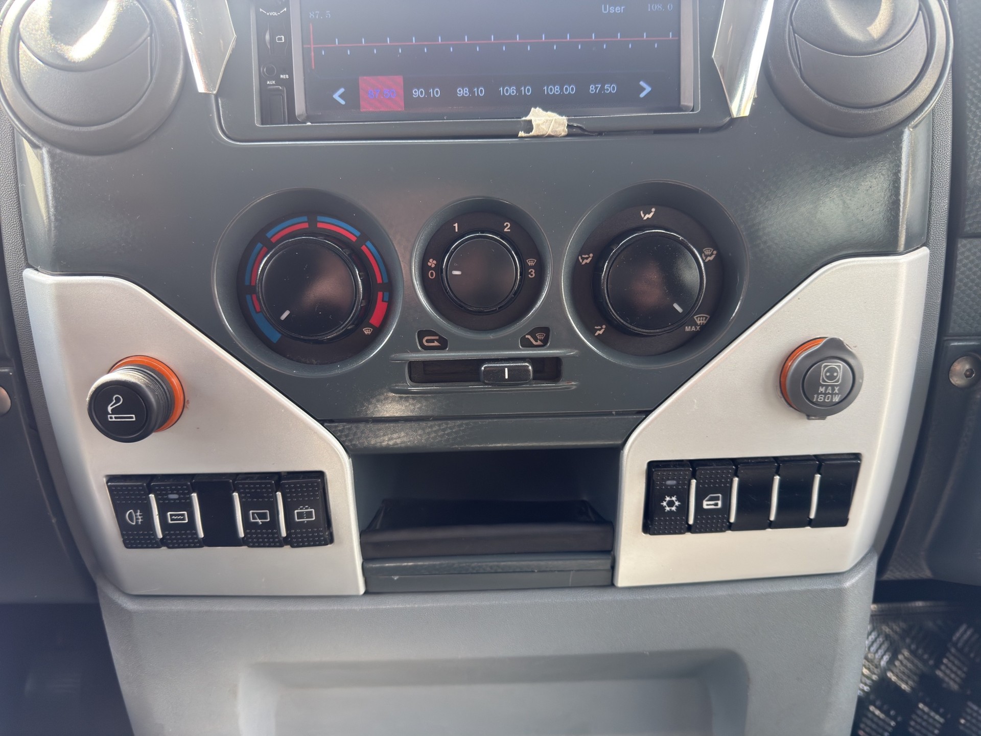 IVECO Massif 25S18-image-15