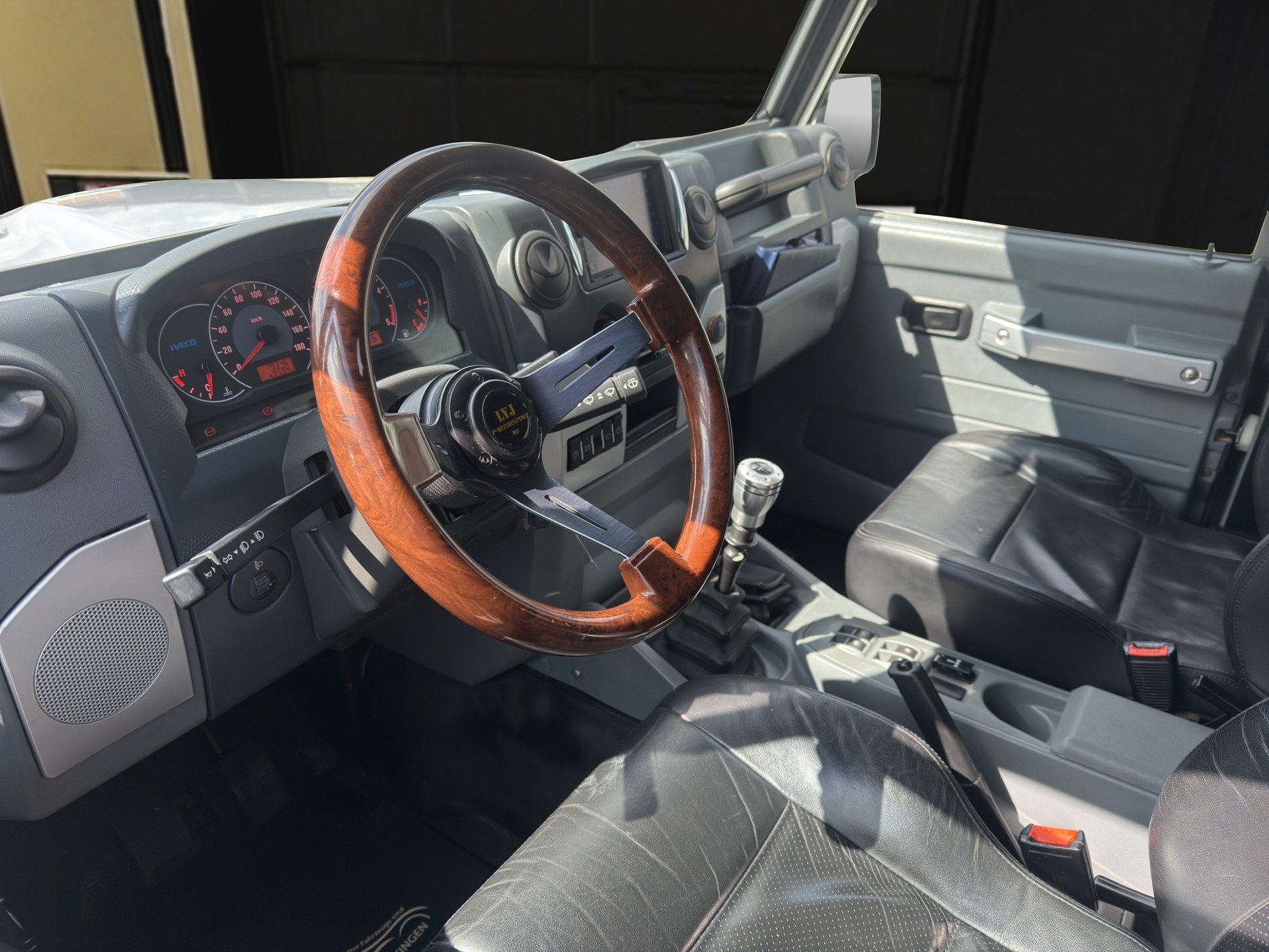 IVECO Massif 25S18-image-8