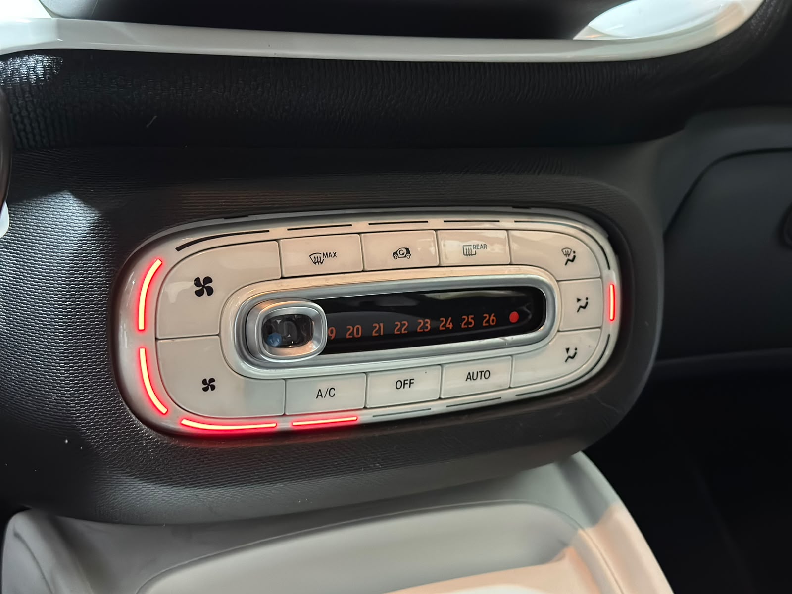 SMART fortwo-image-10